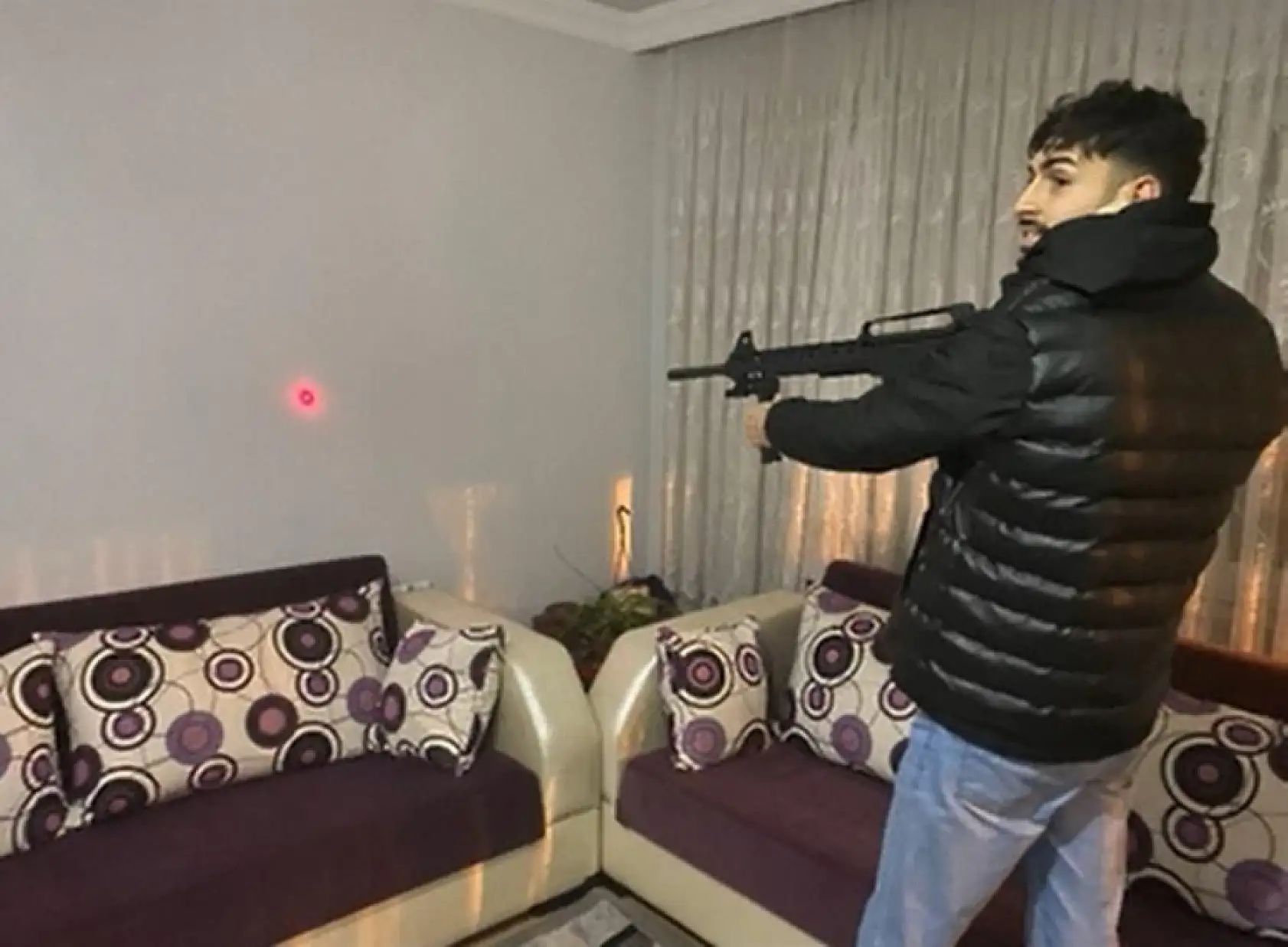 Kız arkadaşını öldürüp intihar eden caninin son fotoğrafları ortaya çıktı