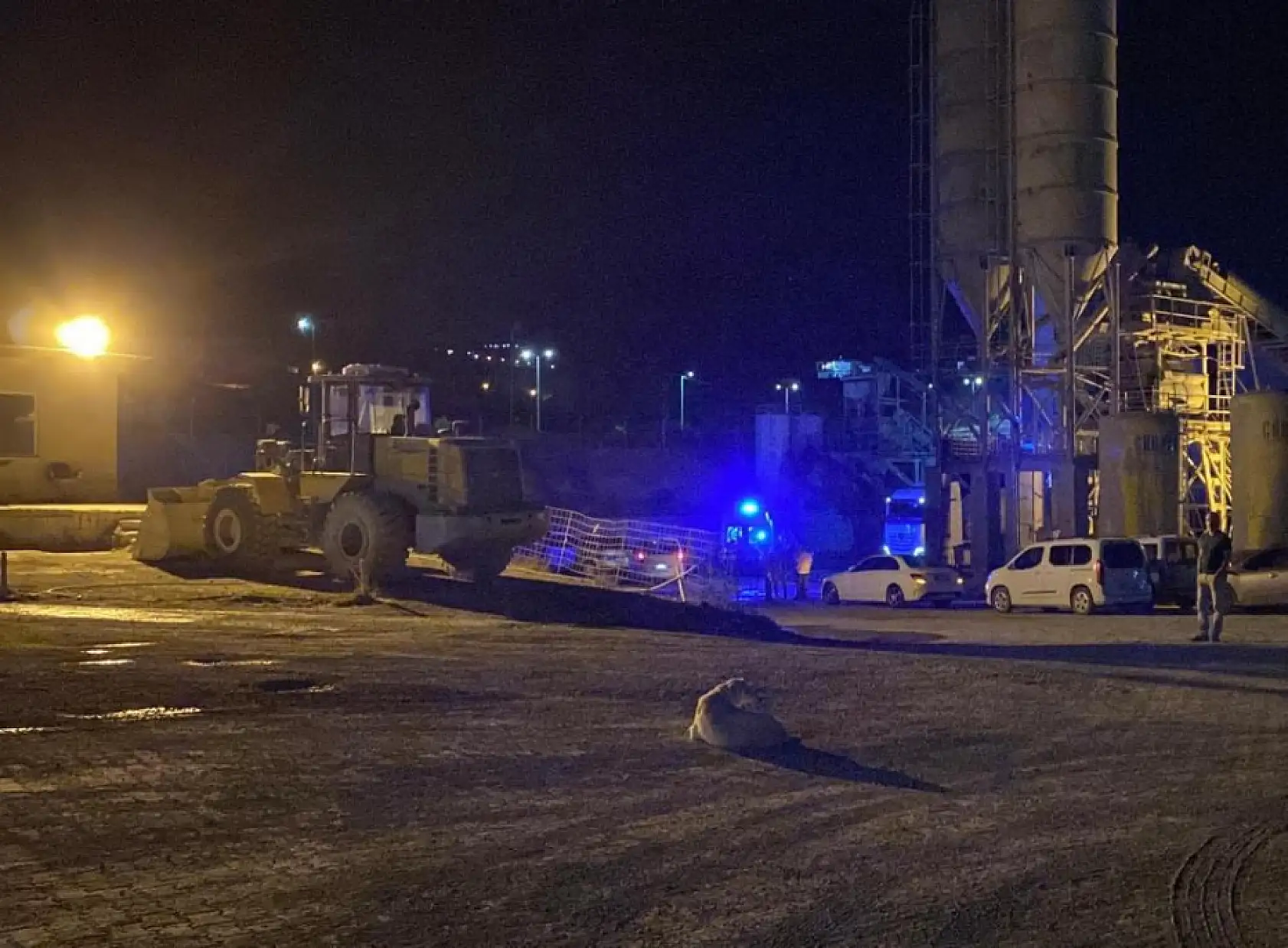 Ekmek kapısı, canını aldı... Çimento kamyonunun kapağının çarptığı şoför yaşamını yitirdi