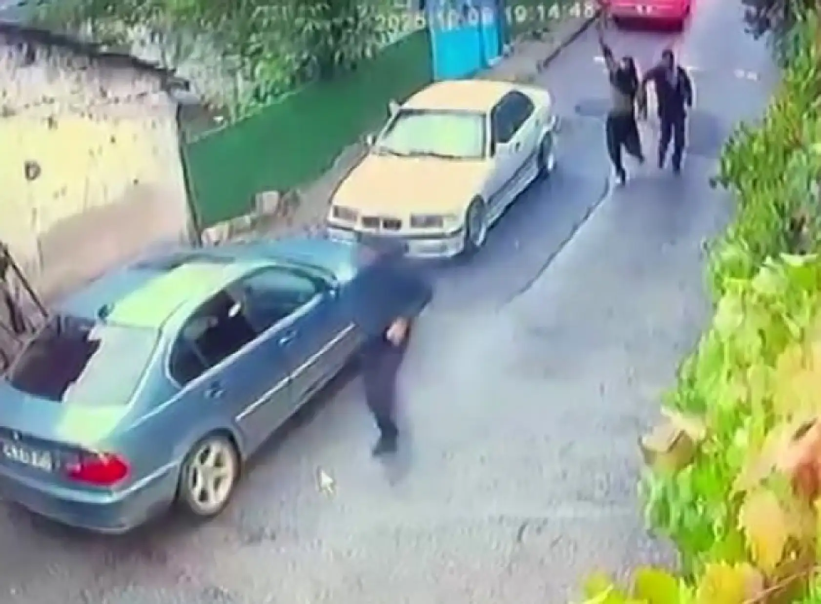 Sokak ortasında dehşet: Rastgele ateş açıp bir genci kaçırdılar