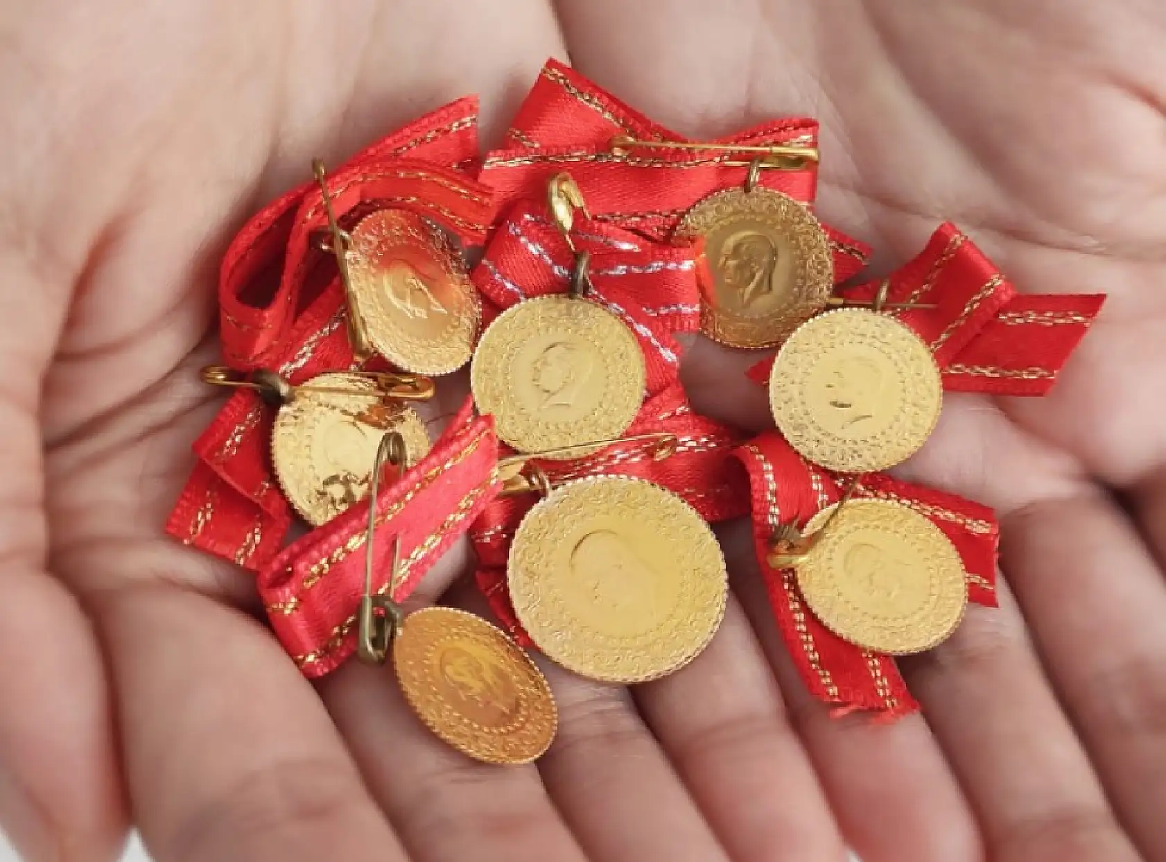 Altın atağa kalkarak tekrar yükselmeye başladı