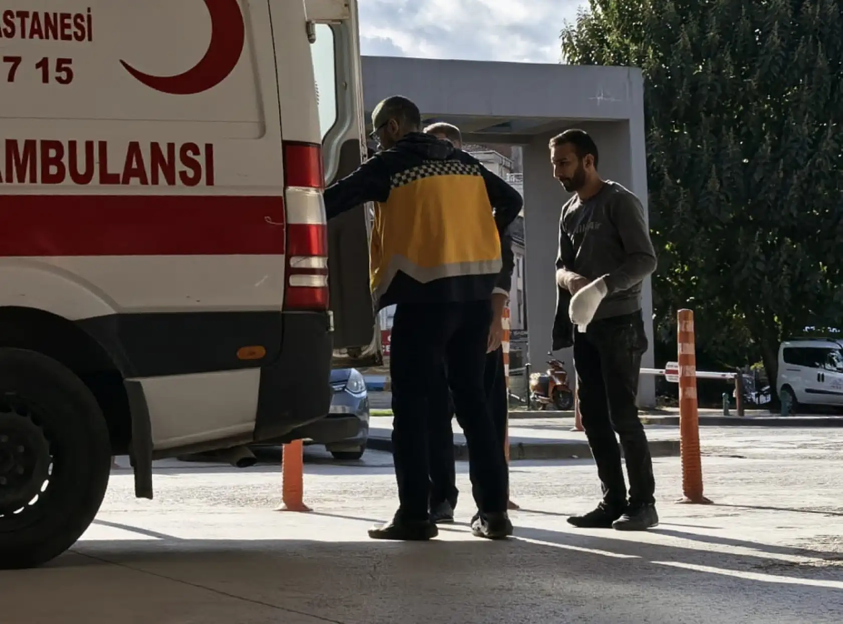 Makineye elini kaptıran işçinin 3 parmağı koptu