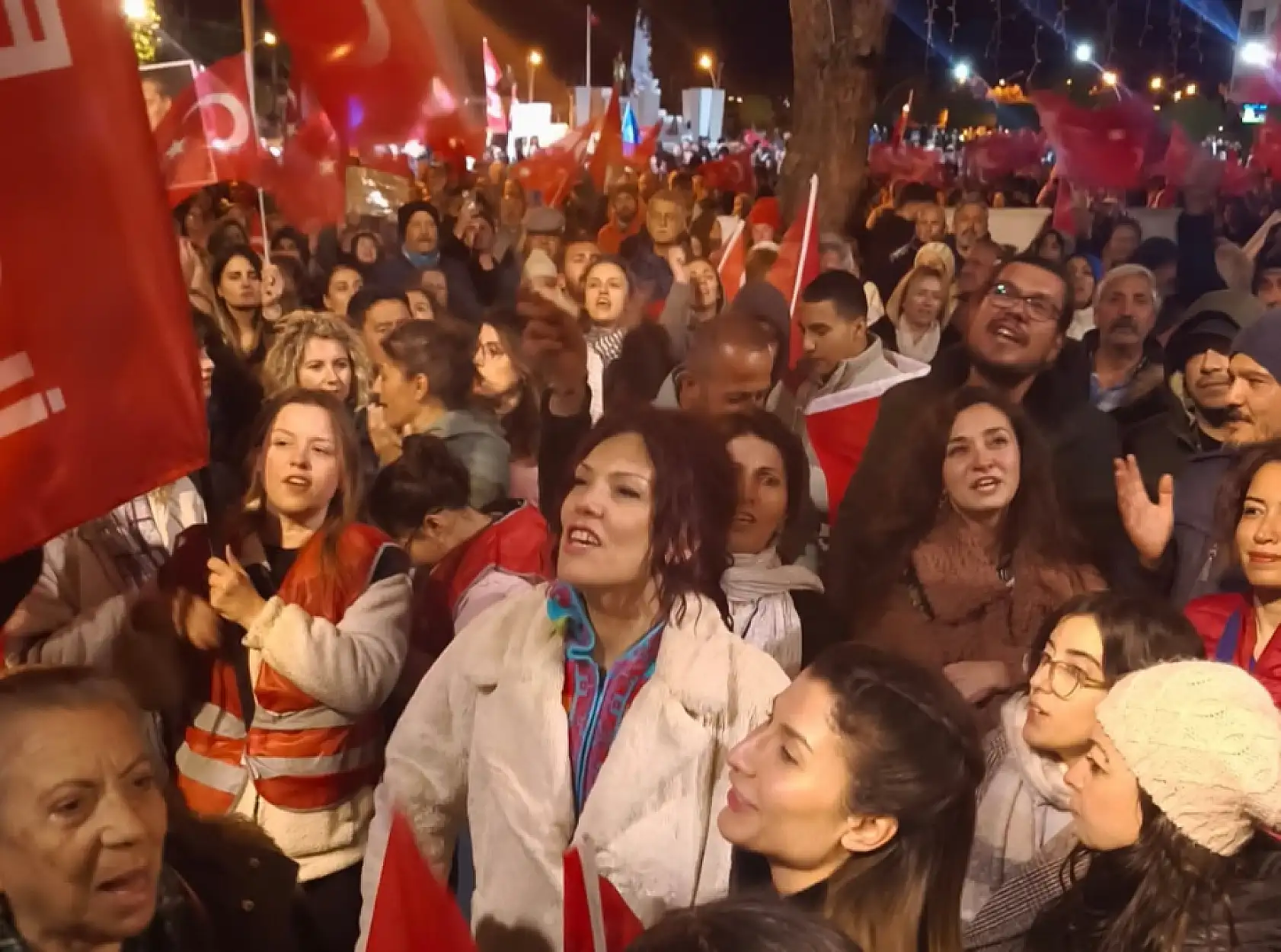 Fethiye'de Beşkaza Meydanı'nda Ekrem İmamoğlu'na destek buluşması