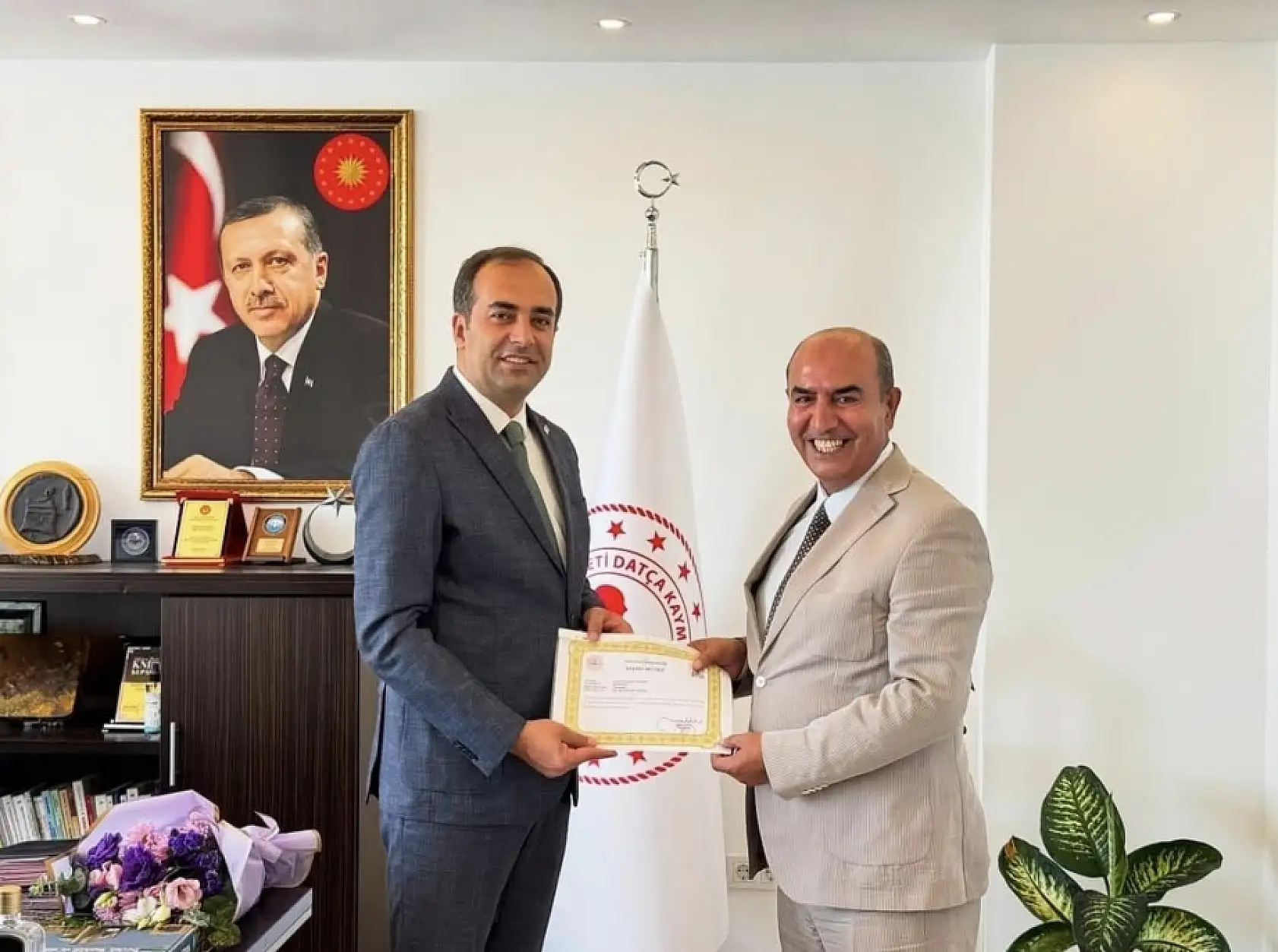 Datça'da eğitim yöneticilerine başarı belgesi takdim edildi