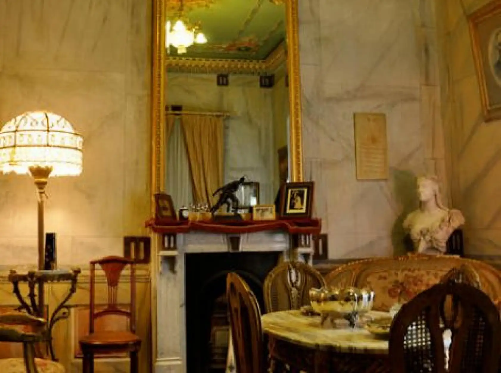 Fransız Zarafetiyle Yüzyıllık Aşkın İzleri: Leylak Saçlı Madame'ın Evi Milas'ta Zamana Direniyor