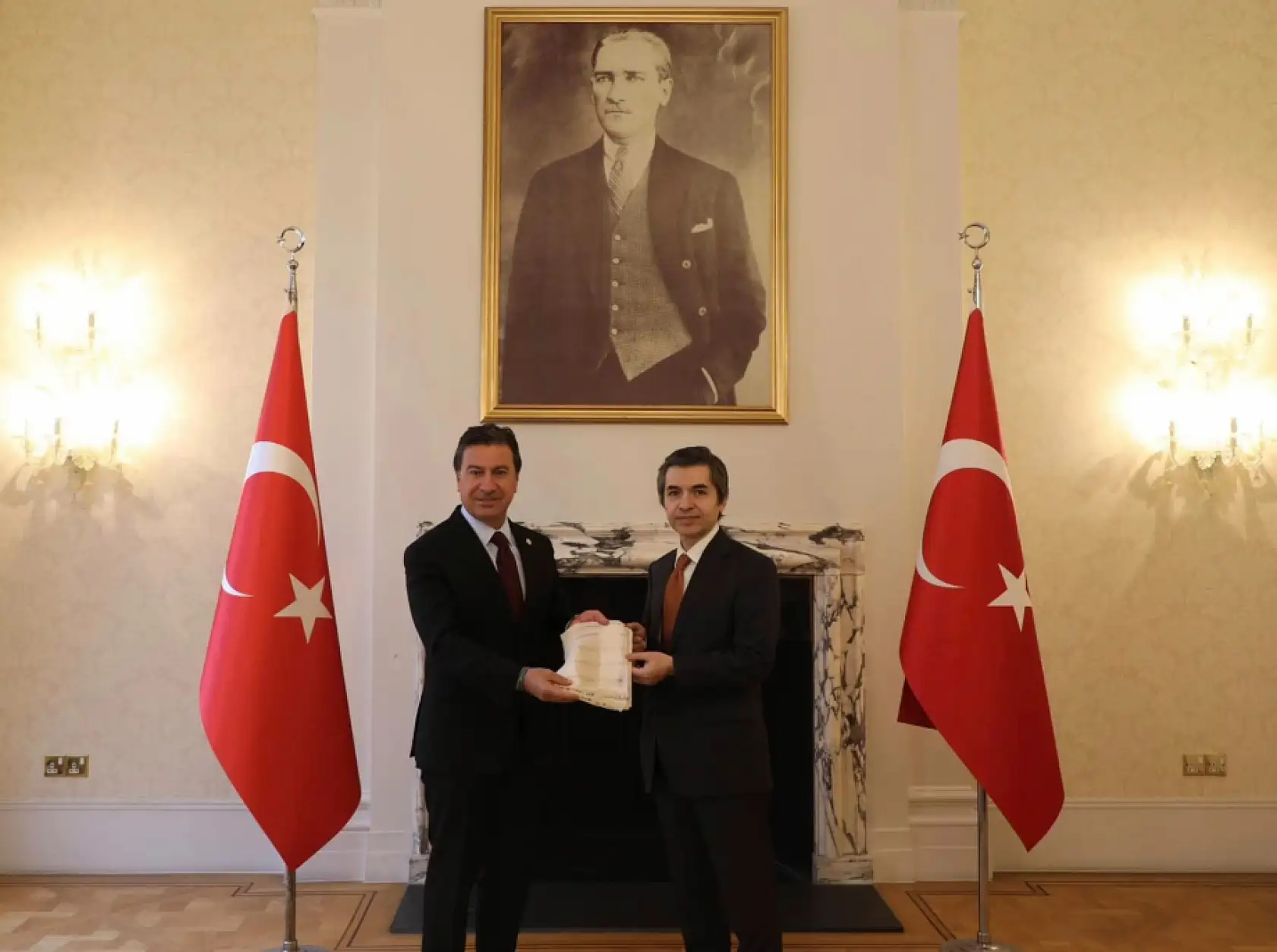 Başkan Aras Yurt Dışından Hibelerle Döndü