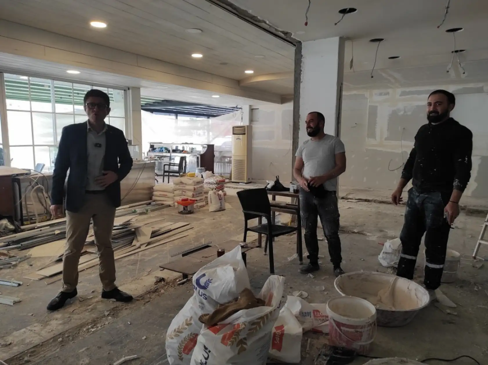 Aday Kökten, Esnaf Ziyaretlerinde Bulundu