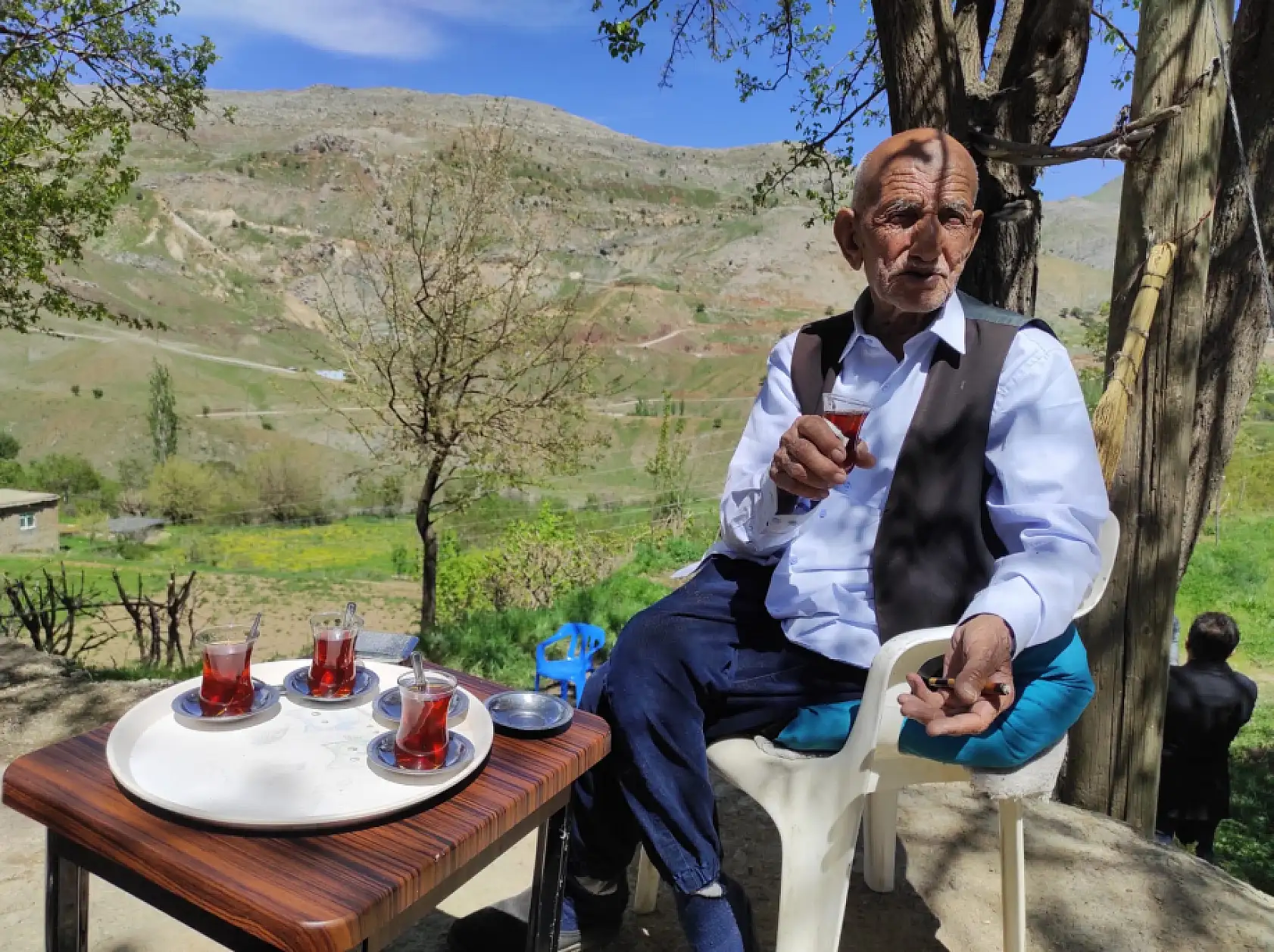 İlk aşkını alamayan Mehmet Reşit dede, 3 evlilik yapıp 28 çocuğundan ilkinin adını sevdiği kadın 'Rağda'nın ismini koydu
