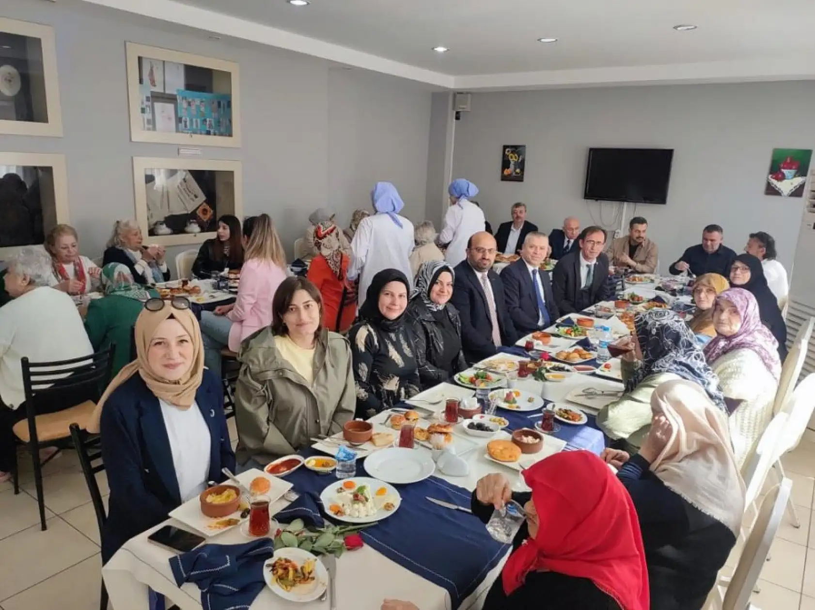 Gençlerden yaşlılara büyük jest! Gelinlik hayali gözyaşlarıyla gerçekleşti