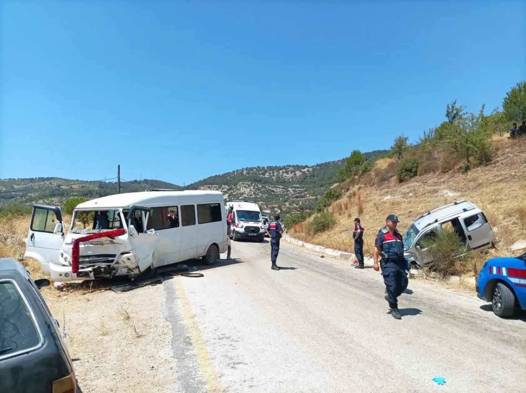 Aydın Germencik'te Feci Trafik Kazası: 3'ü Ağır 8 Yaralı