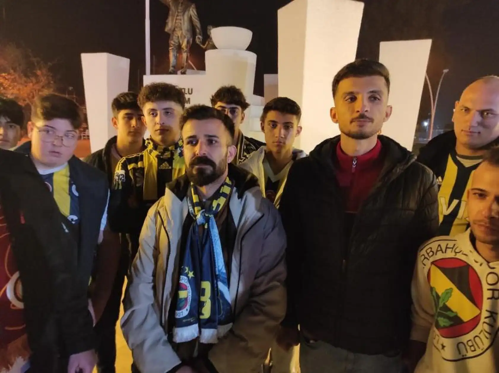 Fethiye'de Fenerbahçe ve Galatasaray taraftarları'ndan Suudi Arabistan'a tepki