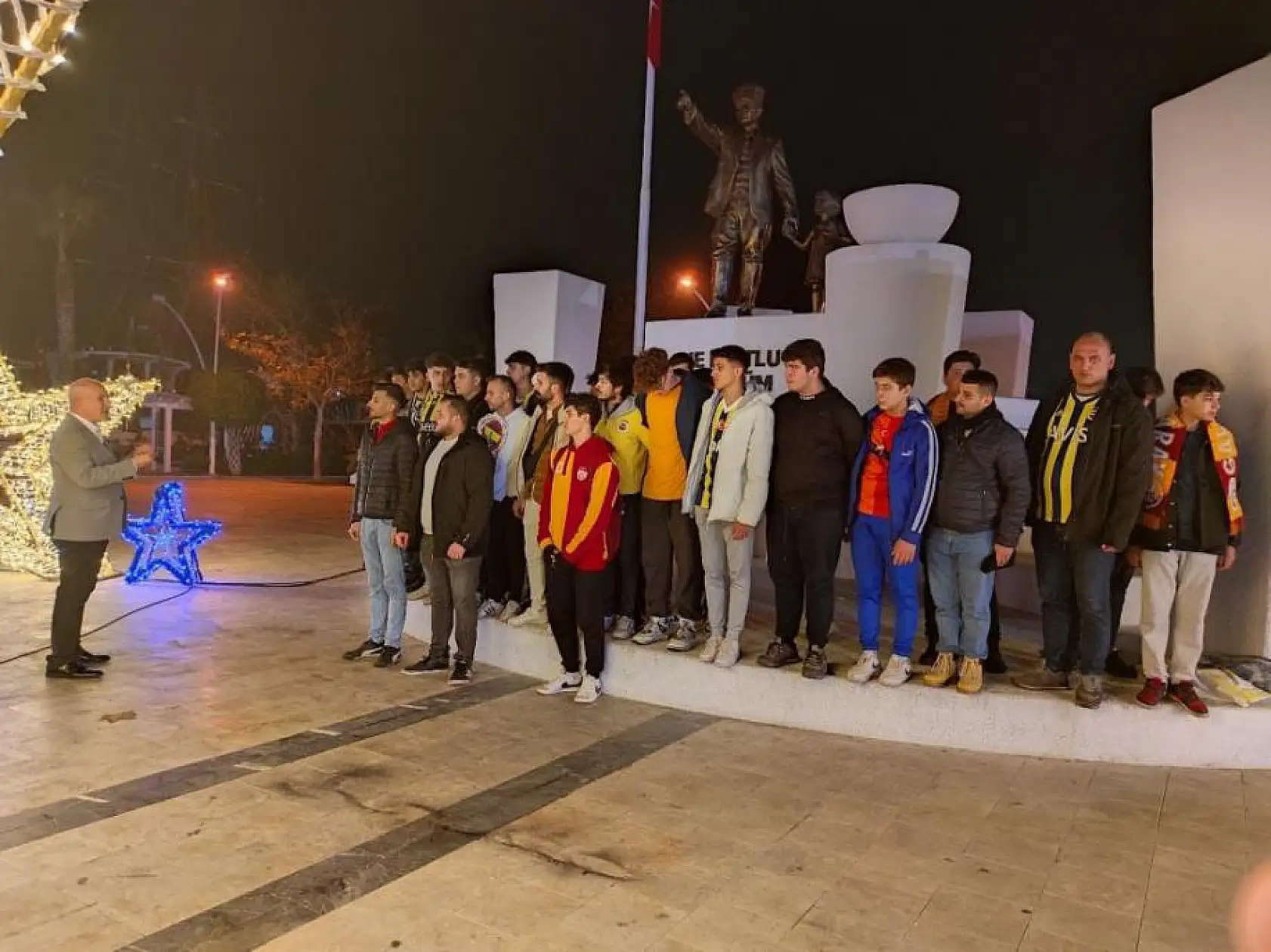 Fethiye'de Fenerbahçe ve Galatasaray taraftarları'ndan Suudi Arabistan'a tepki