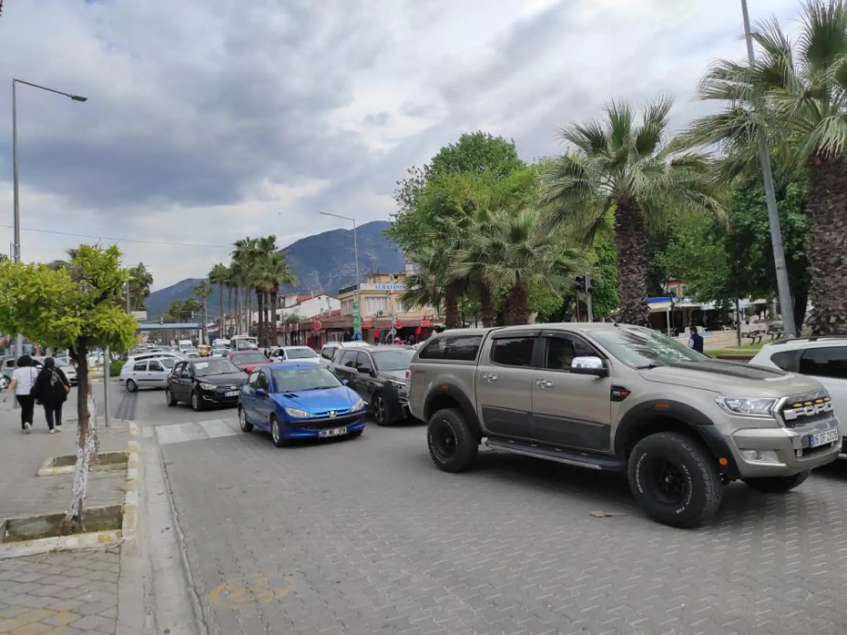 Fethiye'de bayram öncesi tatilci yoğunluğu başladı
