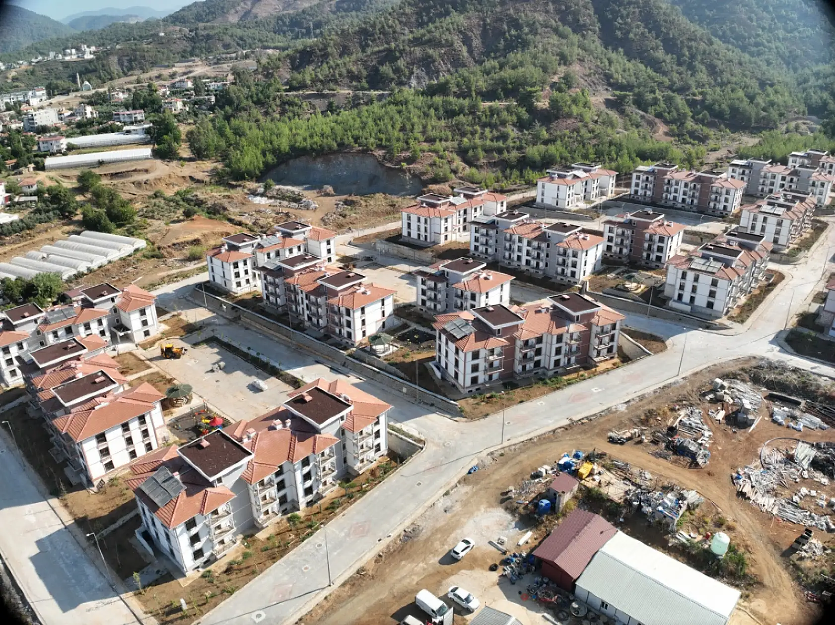 Fethiye Karaçulha'daki TOKİ konutlarında teslimler başladı