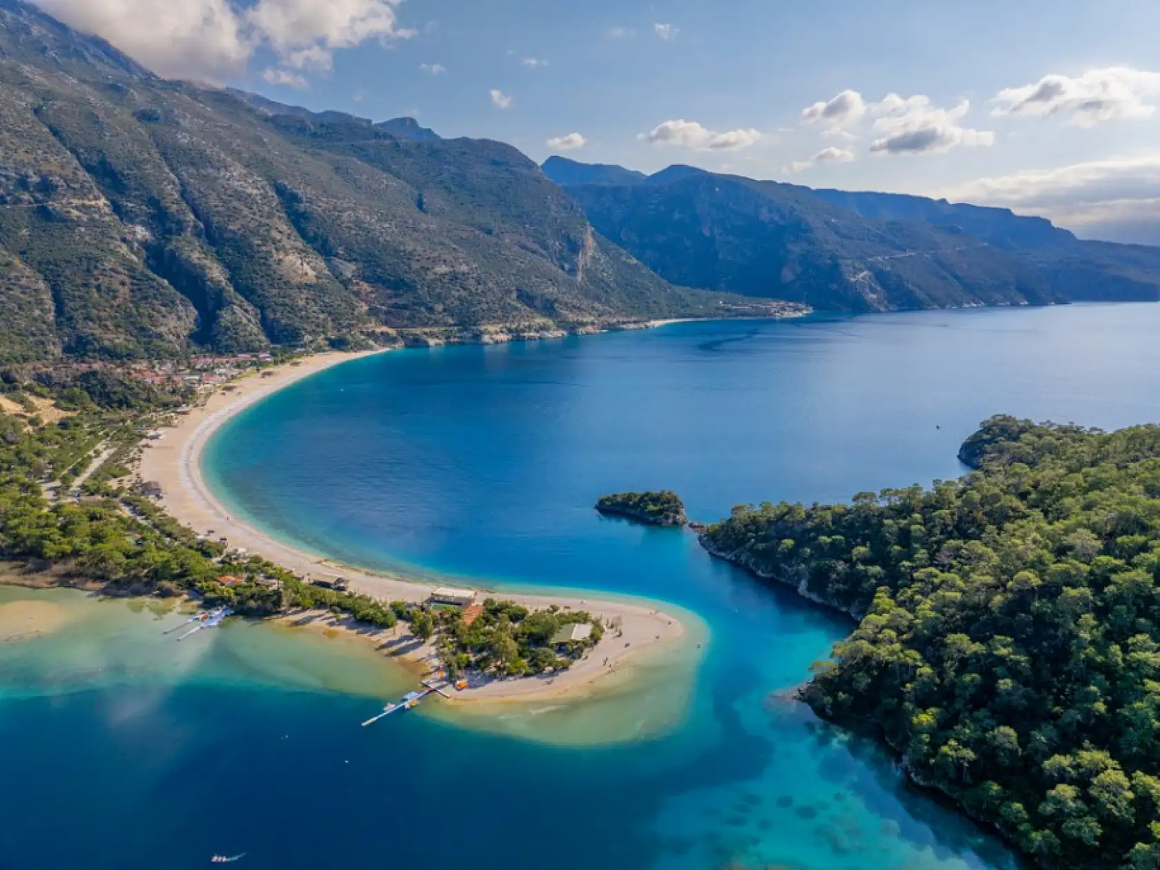 Türkiye'nin tanıtım yüzü Kumburnu Plajı, 2024'te yaklaşık 1,5 milyon turist ağırladı