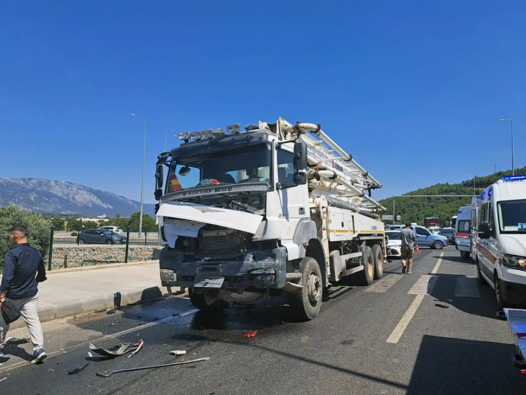 Menteşe'de feci kaza: 2'si ağır 4 yaralı