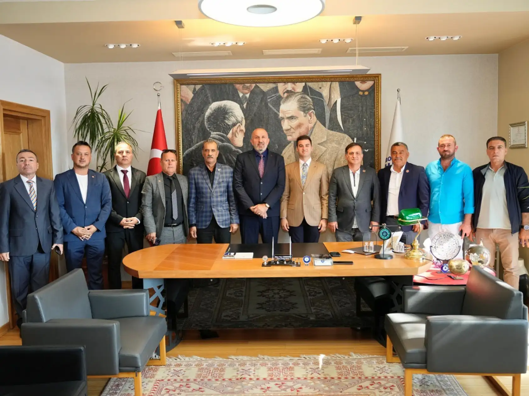 Başkan Mandalinci, Türkiye Muhtarlar Konfederasyonu Genel Başkanı Delibalta'yı ağırladı