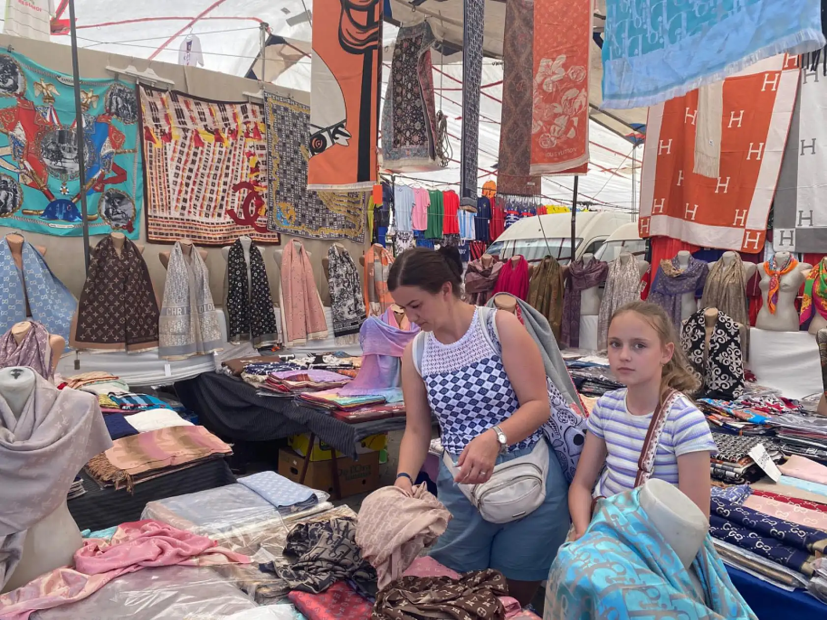 Pazarcı Ebru Korkmaz, 'Polonyalılar da Fethiye Salı Pazarı'nı tercih ediyor'