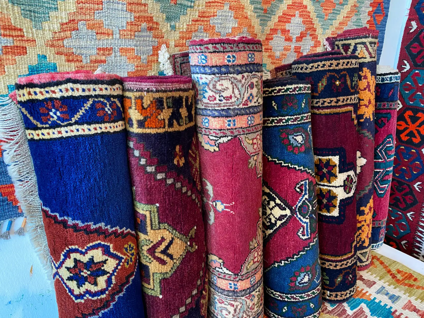 Fethiye'de El Dokuma Halıları ve Kilimler Sergisi Yoğun İlgi Görüyor