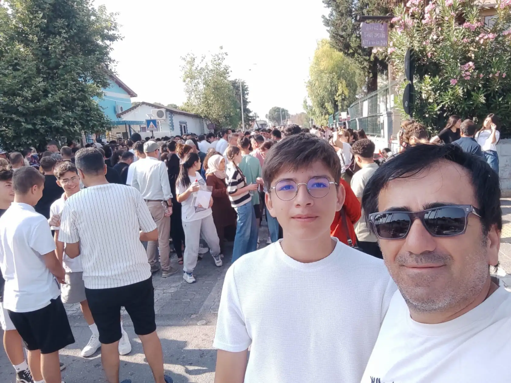 Fethiye'de LGS coşkusu: Veliler çocuklardan daha heyecanlı
