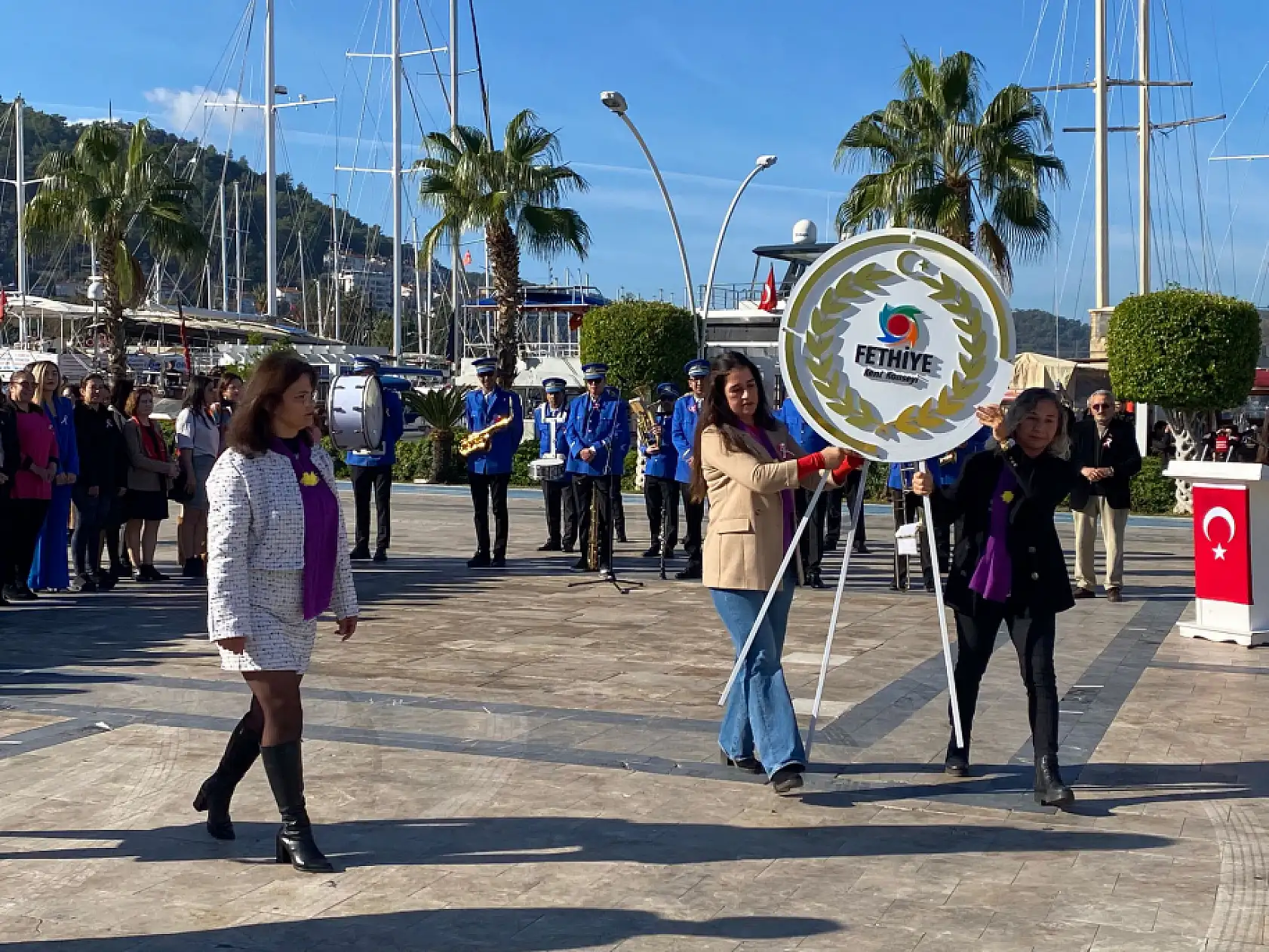 Fethiye'de 5 Aralık Dünya Kadın Hakları Günü Coşkuyla Kutlandı