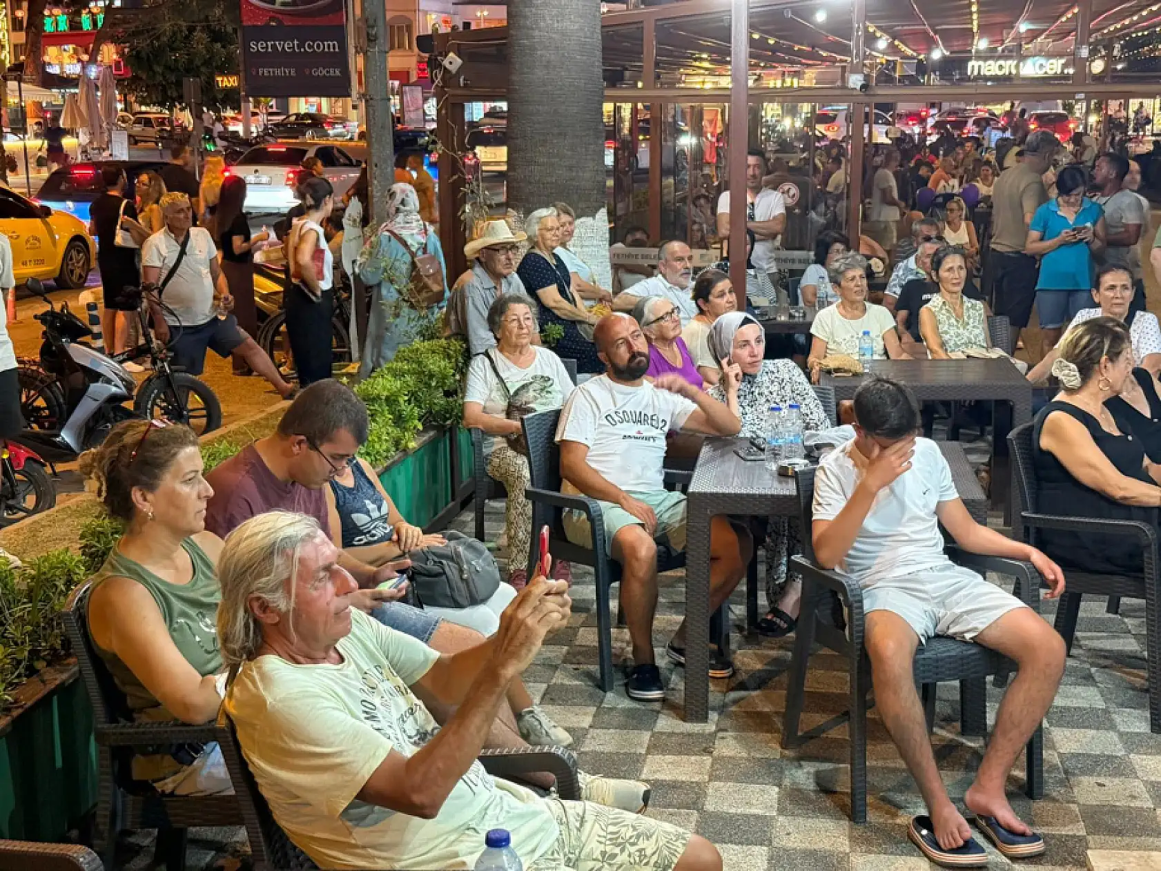 Müzikli Fethiye Akşamları'nda Ali Tunç Sahne Aldı