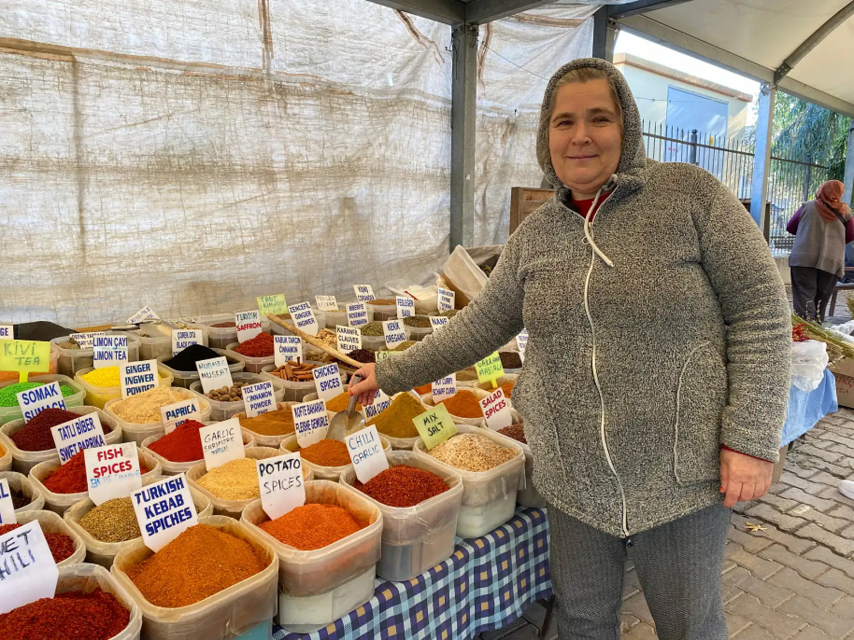 Fethiye Salı Pazarı'nda Baharatın Her Türü Var