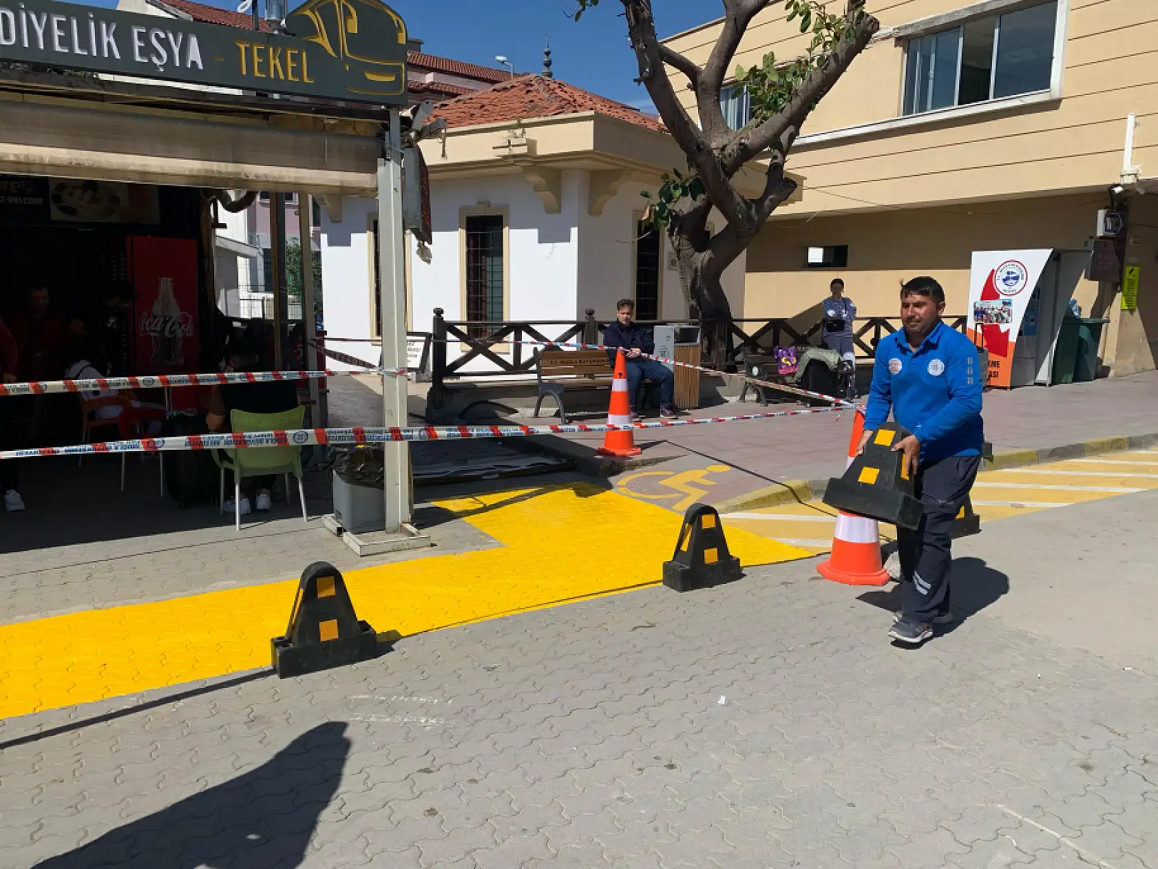 Fethiye Otogarı'nda yaya yolu çizgi çalışması yapılıyor