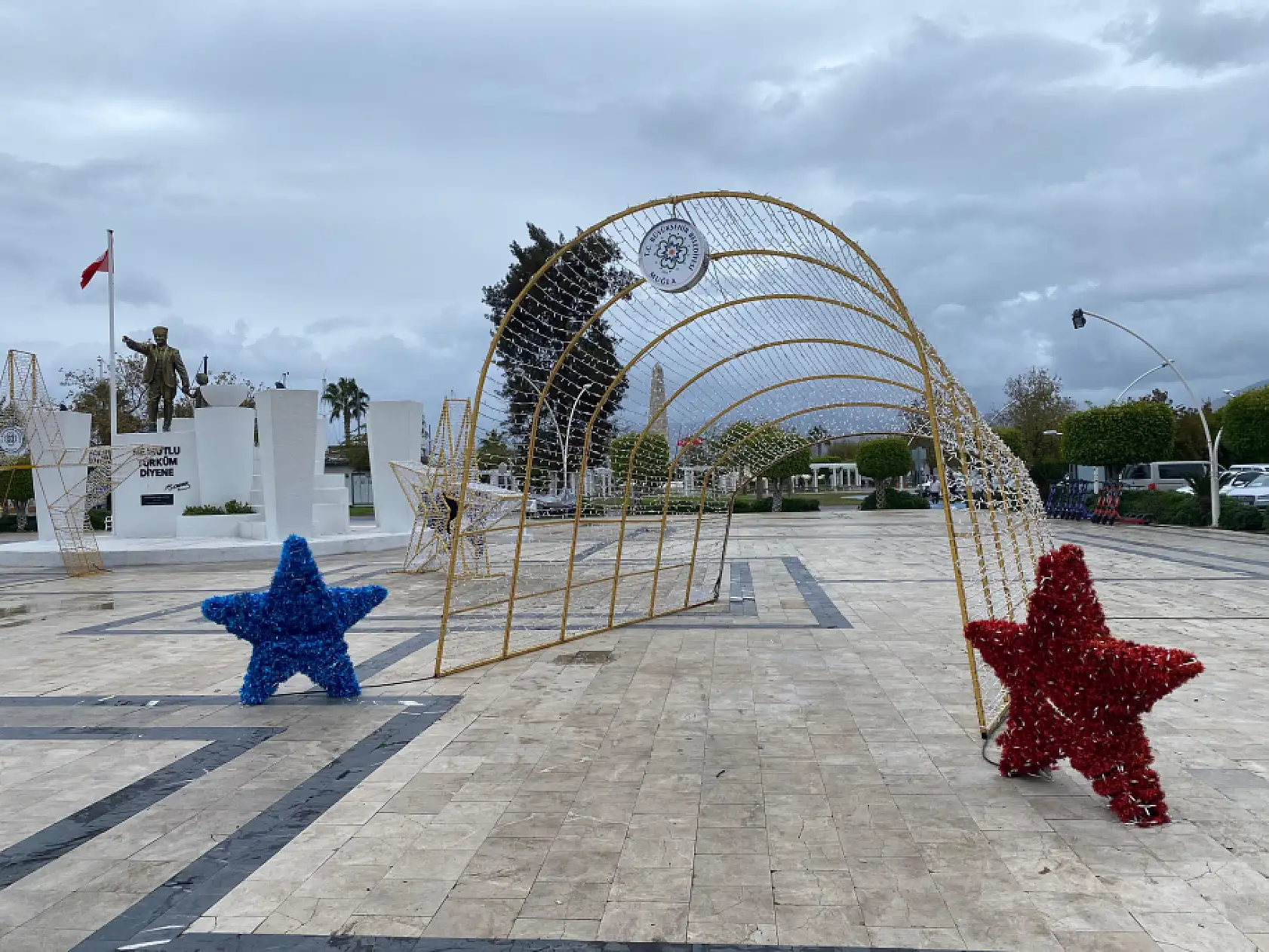 Fethiye Beşkaza Meydanı Yeni Yıla Hazır