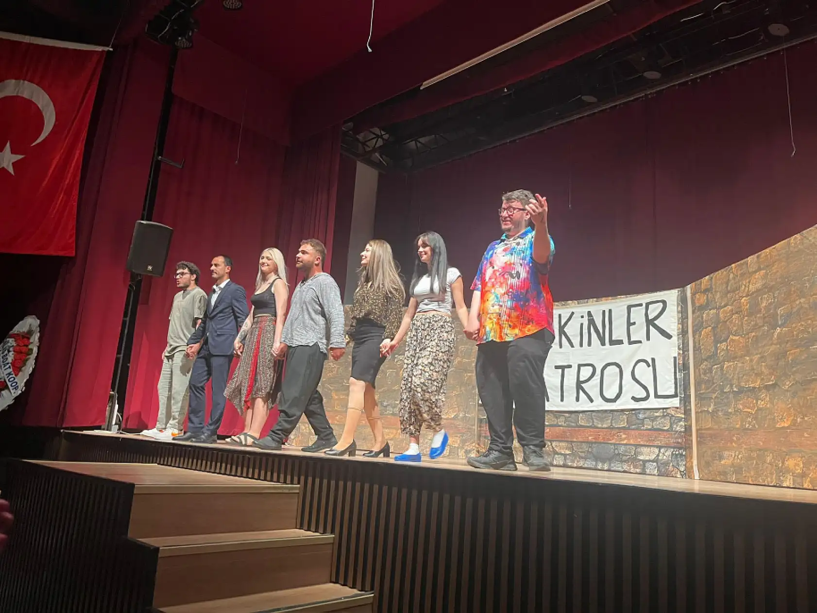 Fethiye'de 'Miskinler' tiyatrosu seyirciden tam not aldı