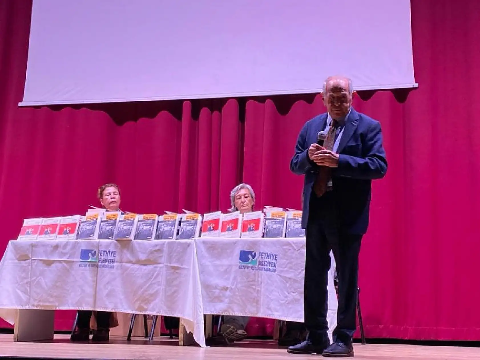 Sami Gökmen'den 'Cumhuriyet' konulu program