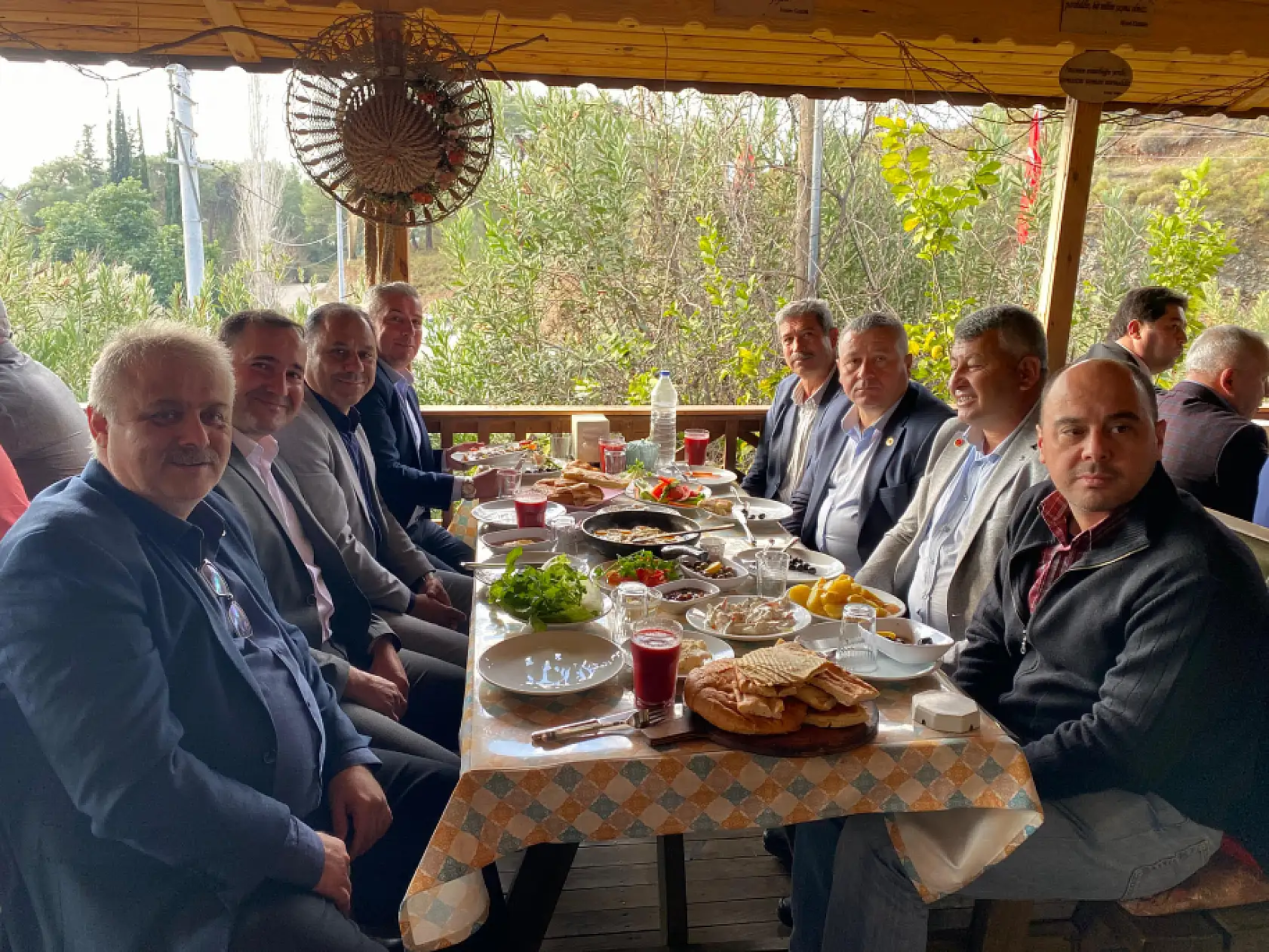 Muğla Büyükşehir Belediye Başkanı Ahmet Aras Fethiye'de Muhtarlarla Görüştü