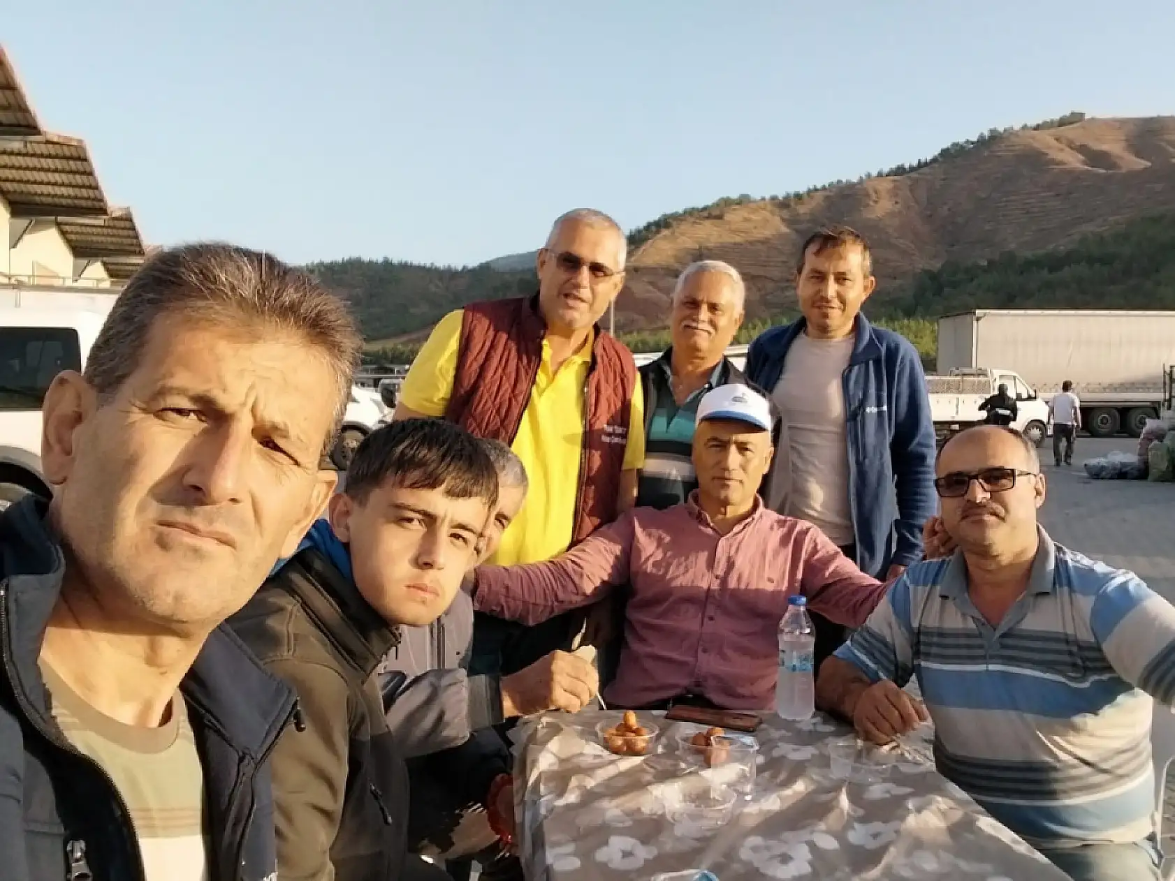 Karaçulha Çiftçiler Birliği'nden lokma ikramı