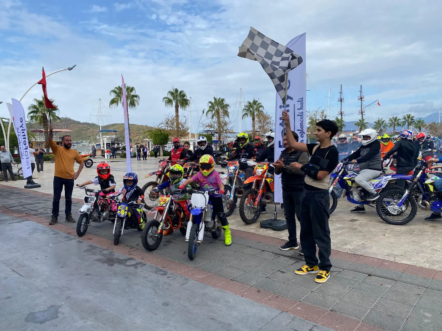 Fethiye'de Enduro ve ATV Şampiyonası'nda Magazin Heyecanı