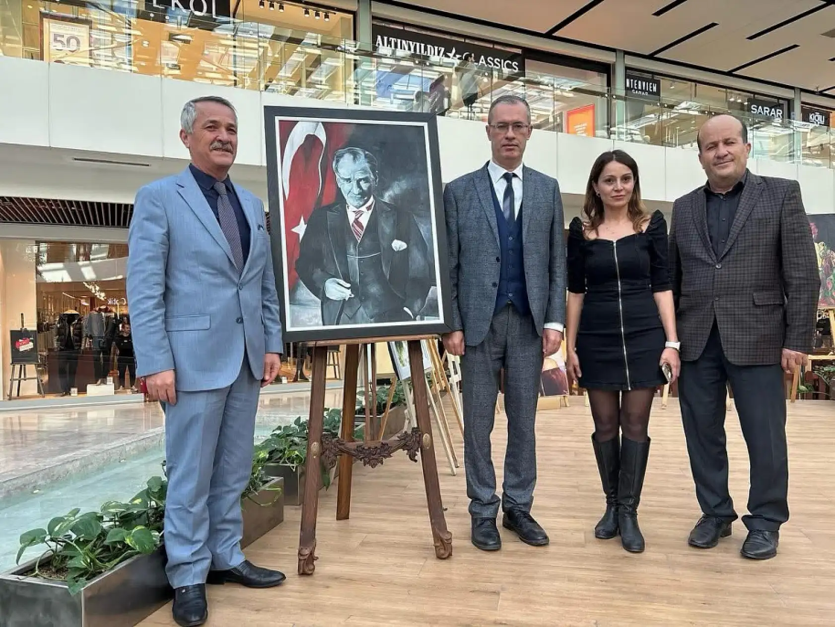 Fethiye Belediye Fen Lisesi Öğrencilerinden 'Kadınların İzinde' Resim Sergisi