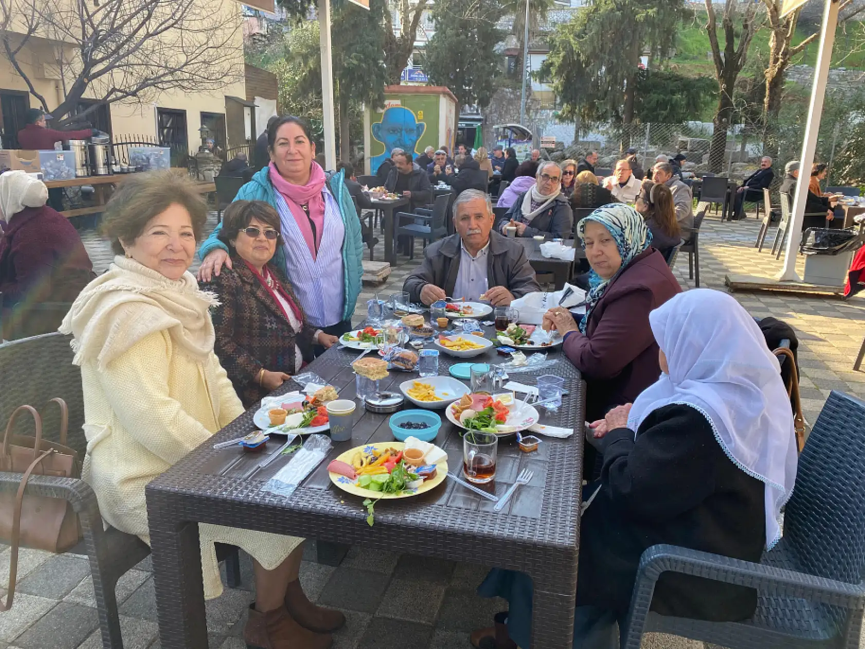 Fethiye'de emekliler kahvaltıda buluştu: Sendika zor duruma dikkat çekti