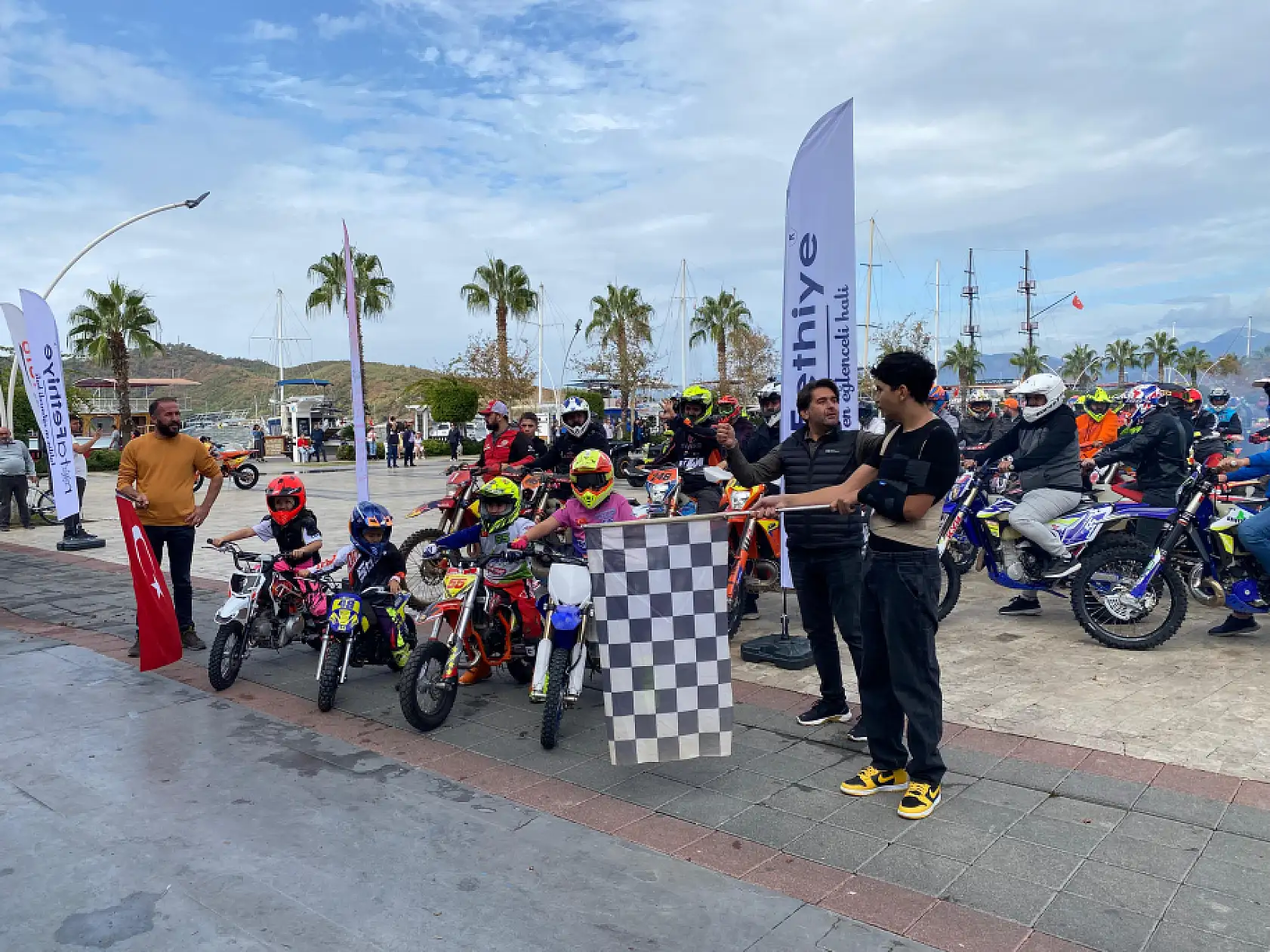 Fethiye'de Enduro ve ATV Şampiyonası'nda Magazin Heyecanı