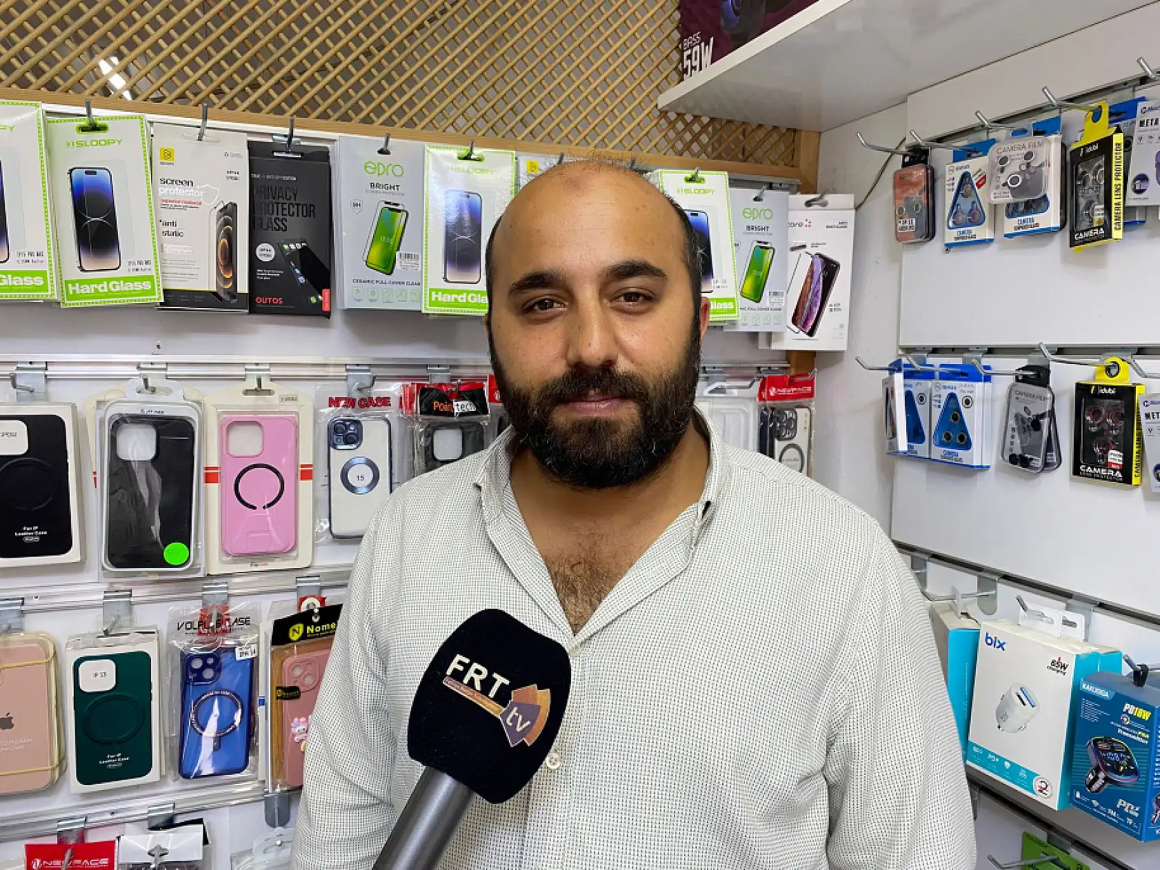 Fethiye'de cep telefonu esnafı Aksoy'dan uyarı: 'Uzun vadeli güvenliği tercih edin'