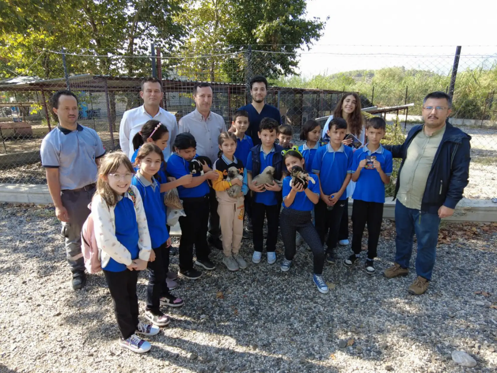 Başkan Akdenizli ve Öğrenciler, Can Dostlarımızı Ziyaret Etti