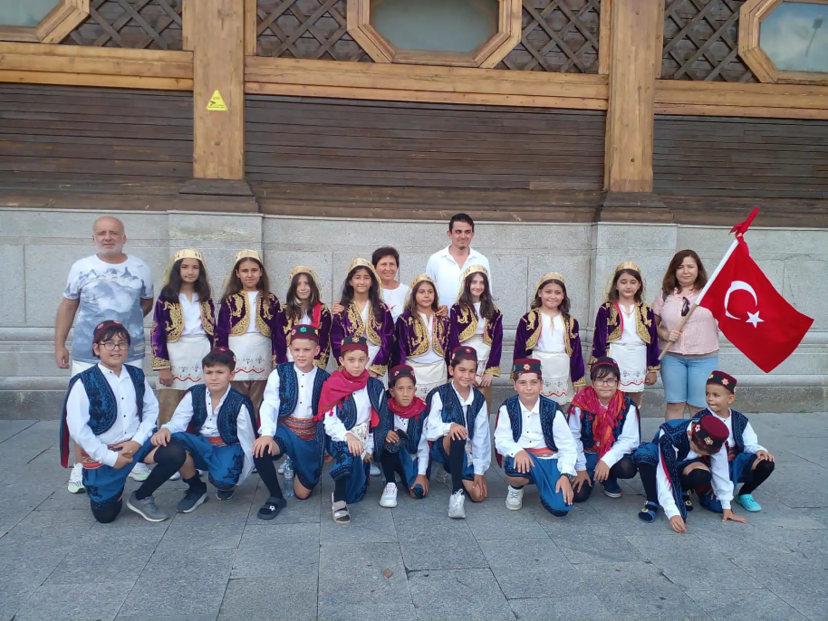 Gazi İlkokulu Öğrencileri Fethiye'yi Gürcistan'da temsil ettiler