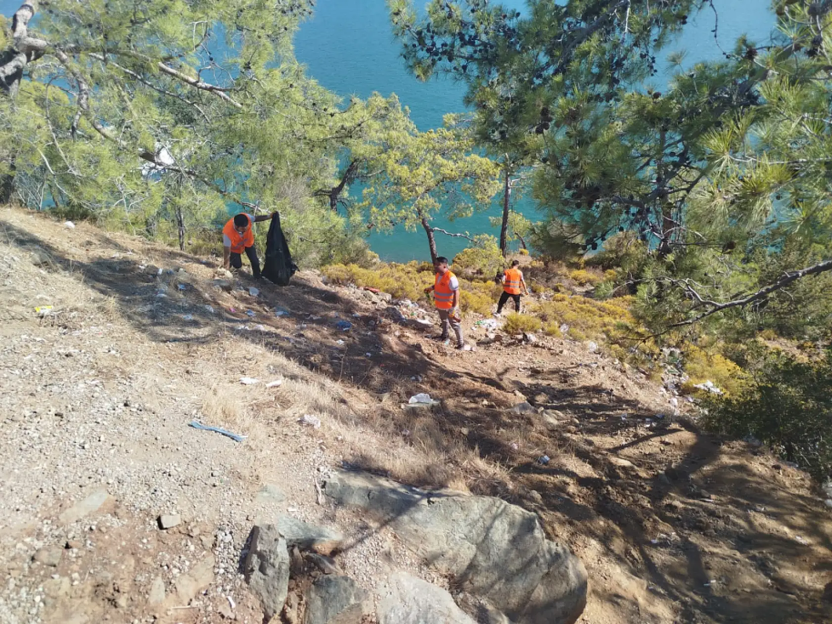 Fethiye Belediyesi ekiplerinden 'Yarımada' temizliği