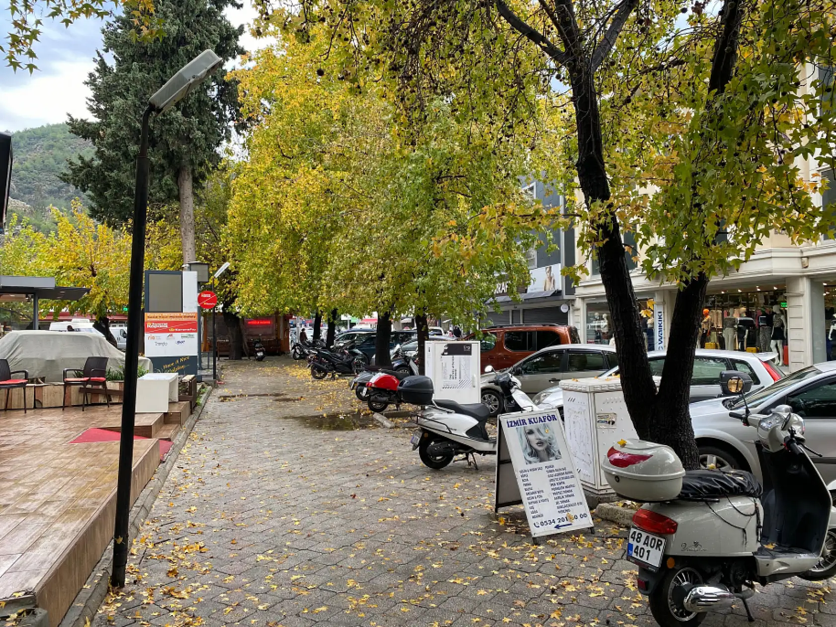 Fethiye'deki Kuruyemişçi Yavuz Karaca, Yağışların İşlerine Etkisini Değerlendirdi