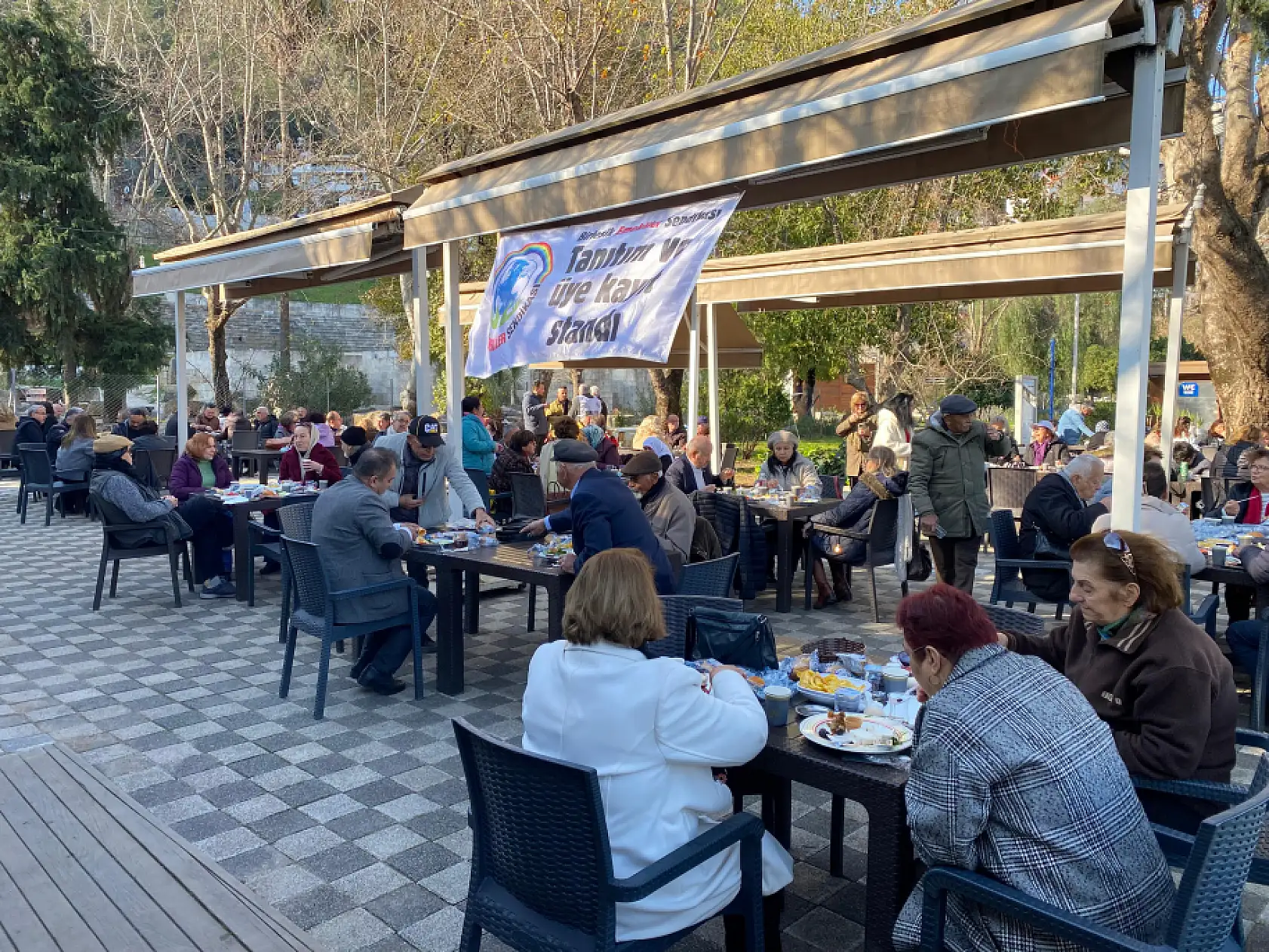 Fethiye'de emekliler kahvaltıda buluştu: Sendika zor duruma dikkat çekti