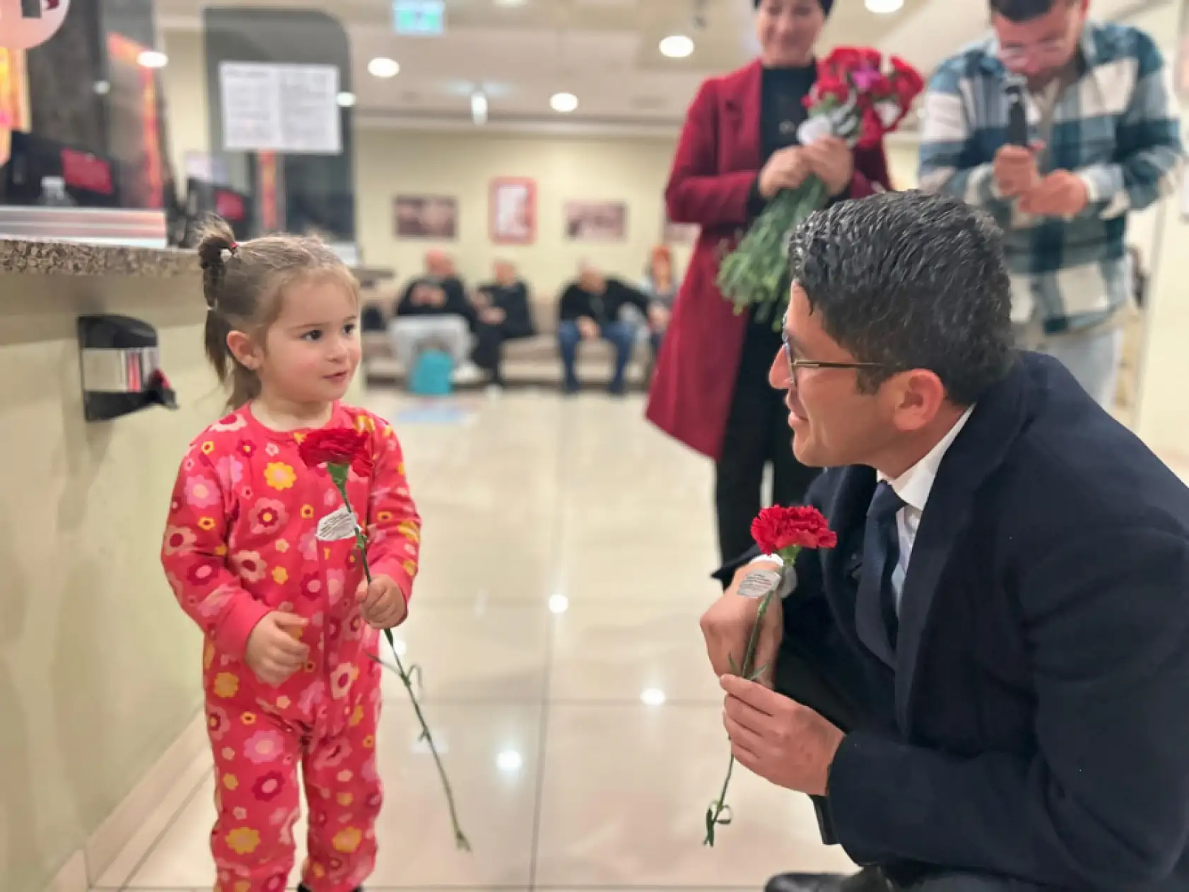 Kökten, 8 Mart Dünya Kadınlar Günü'nü Kutladı
