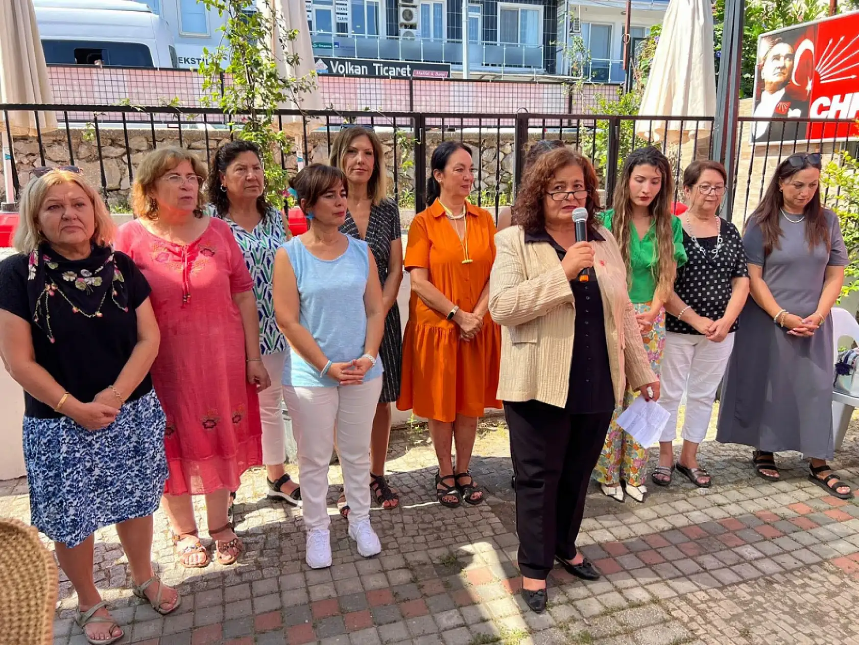 CHP Fethiye Kadın Kolları'ndan tanışma etkinliği