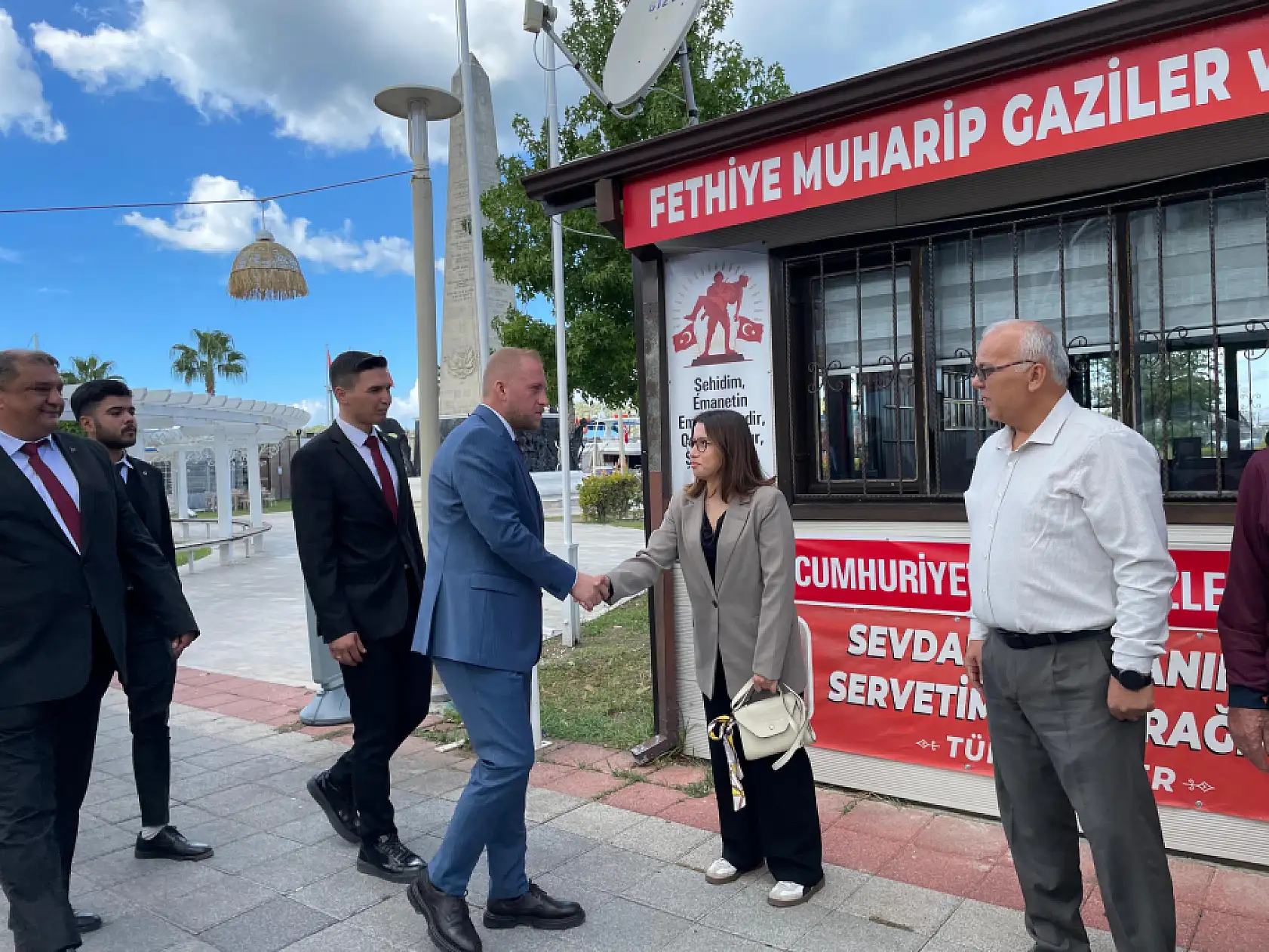 MHP İl Başkanı Burak Demirel, Fethiye Gaziler Derneği'ni Ziyaret Etti