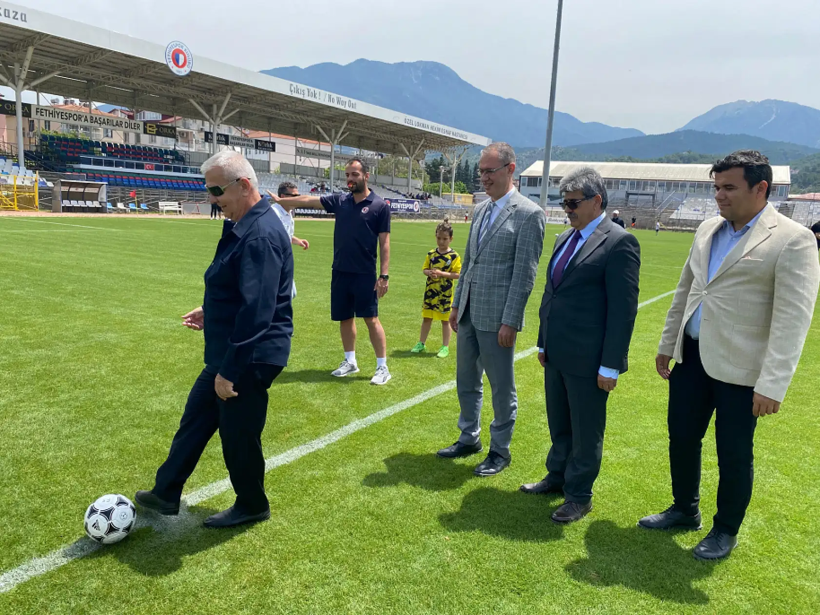 1. Fethiyespor Geleceğin Yıldızlarını Arıyor Turnuvası başladı