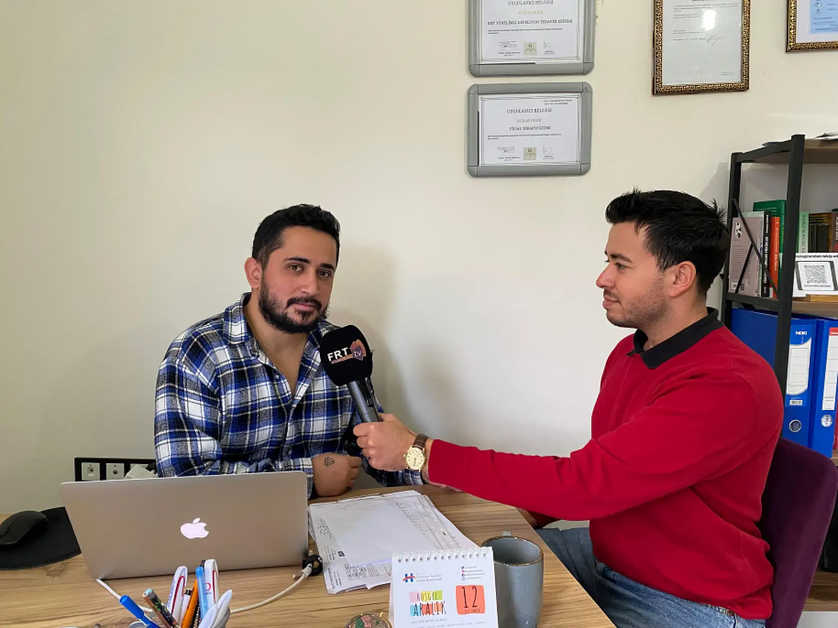 Fethiye'de Klinik Psikolog Burak Dikik'ten Sosyal Medya Bağımlılığına Dair Uyarılar