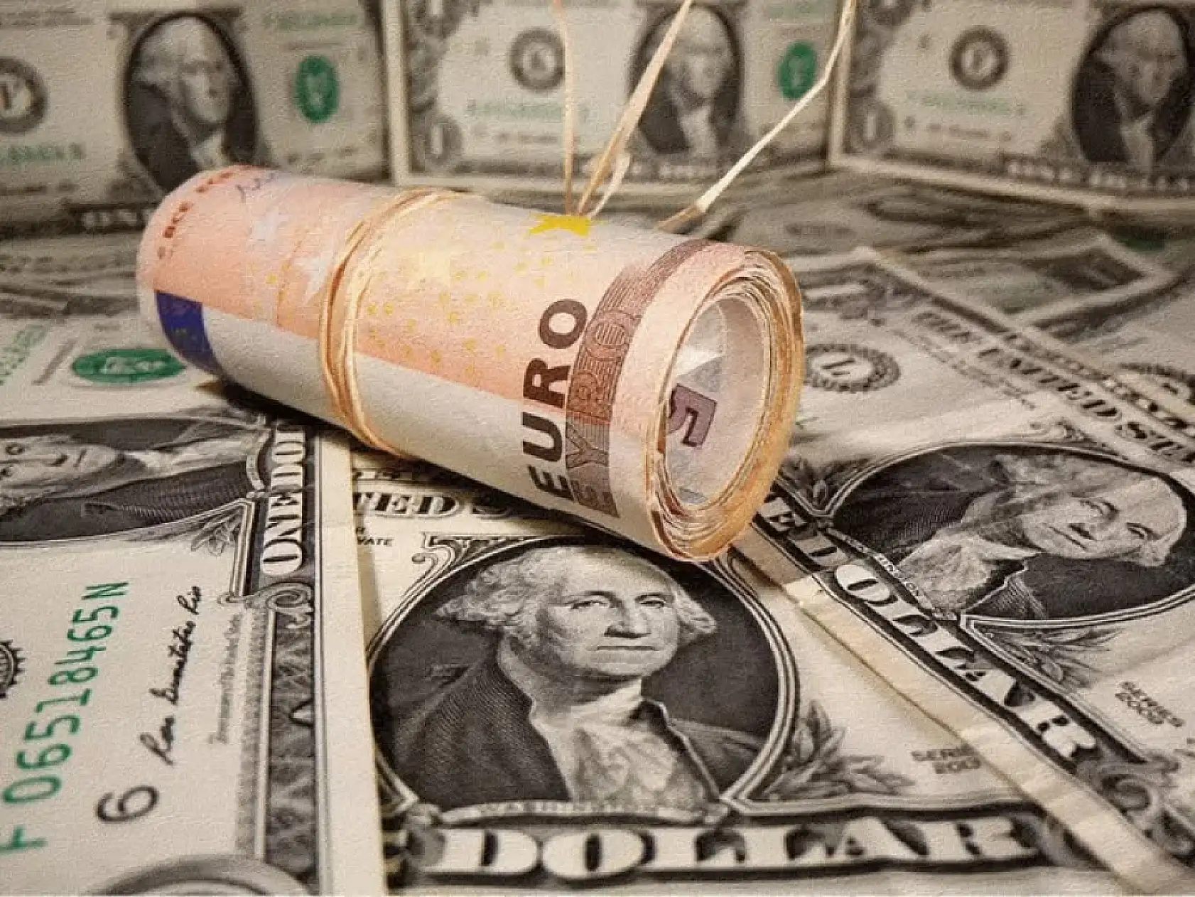Dolar 39 TL'yi aştı, zirveye birkaç adım kaldı