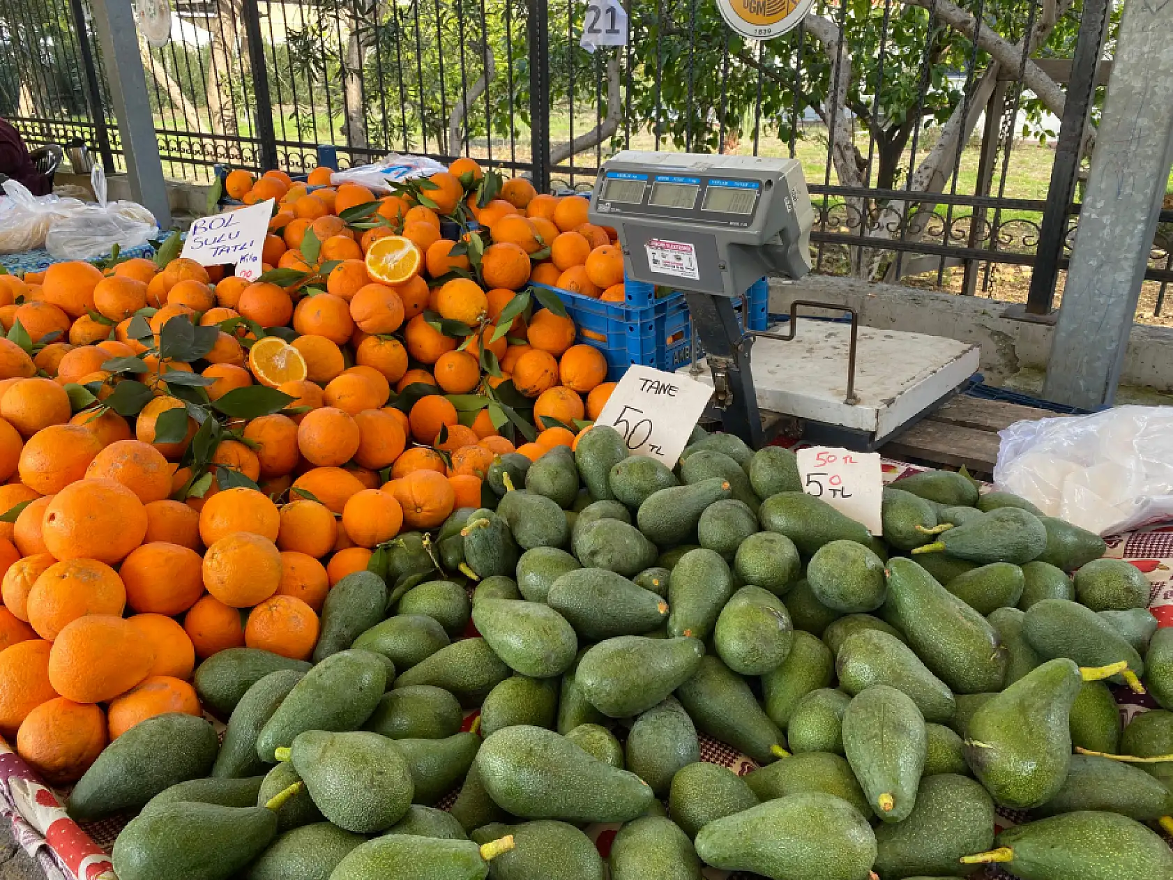 Fethiye Salı Pazarı'nda Fiyat Artışları Vatandaşı Zorluyor