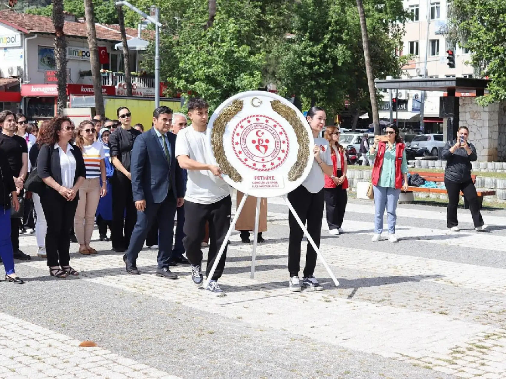 Fethiye'de 15-21 Mayıs Gençlik Haftası Çelenk Sunumu